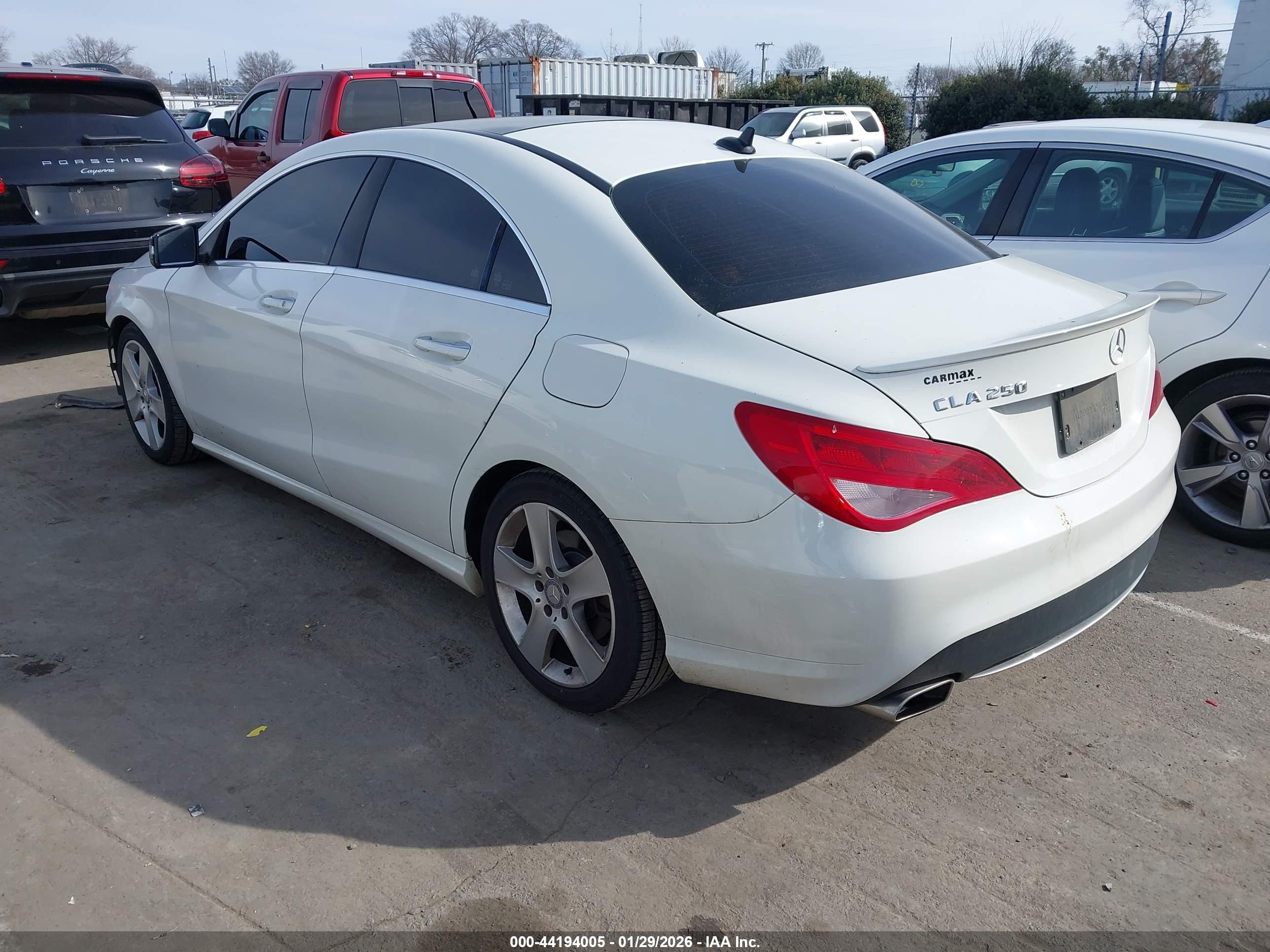 MERCEDES-BENZ CLA image 3