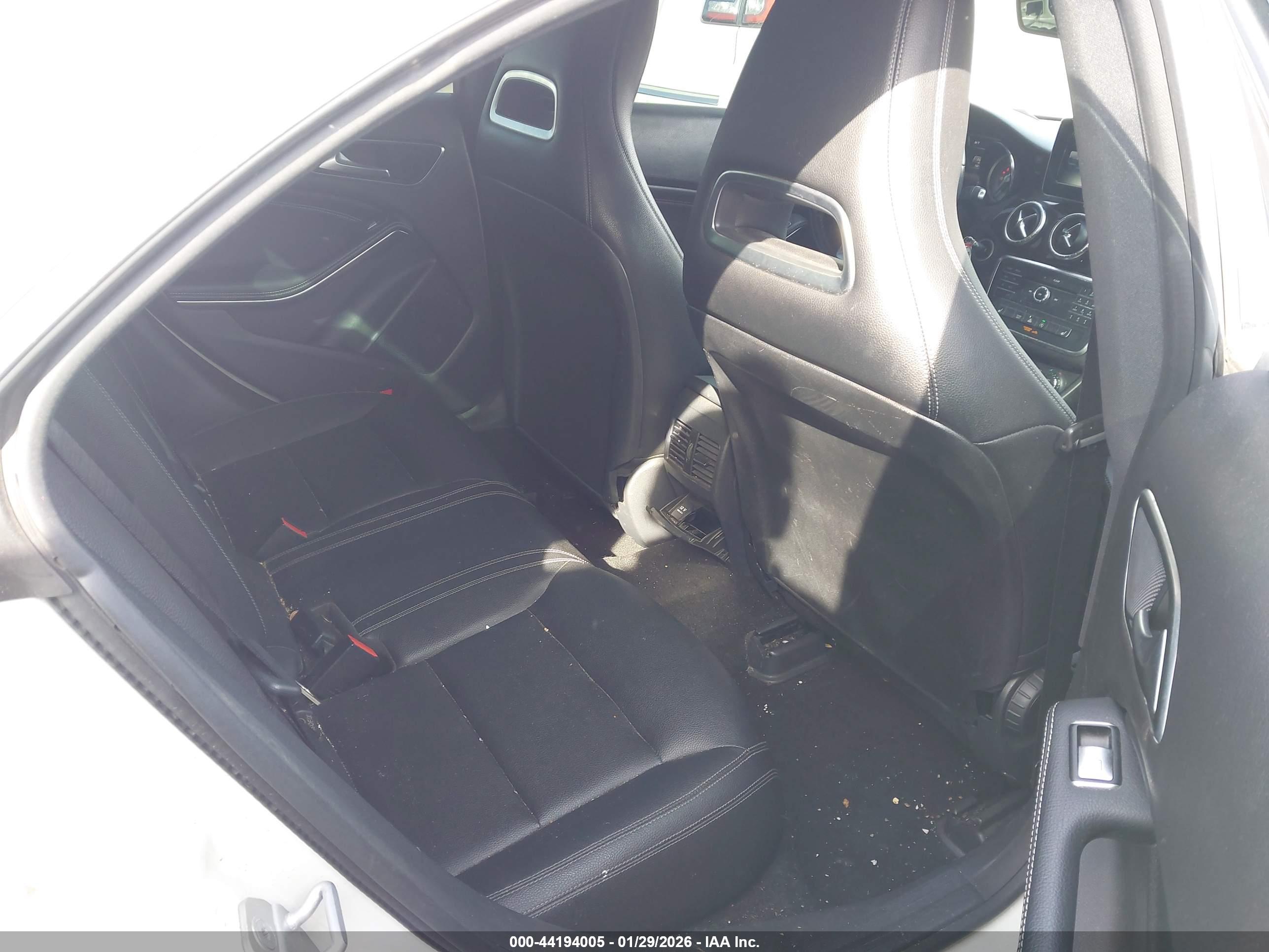 MERCEDES-BENZ CLA image 8