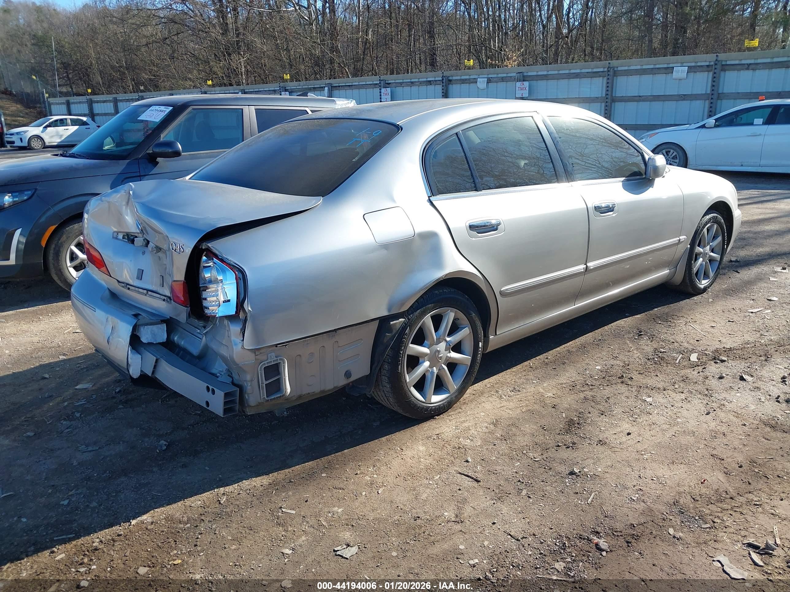 INFINITI Q45 image 4