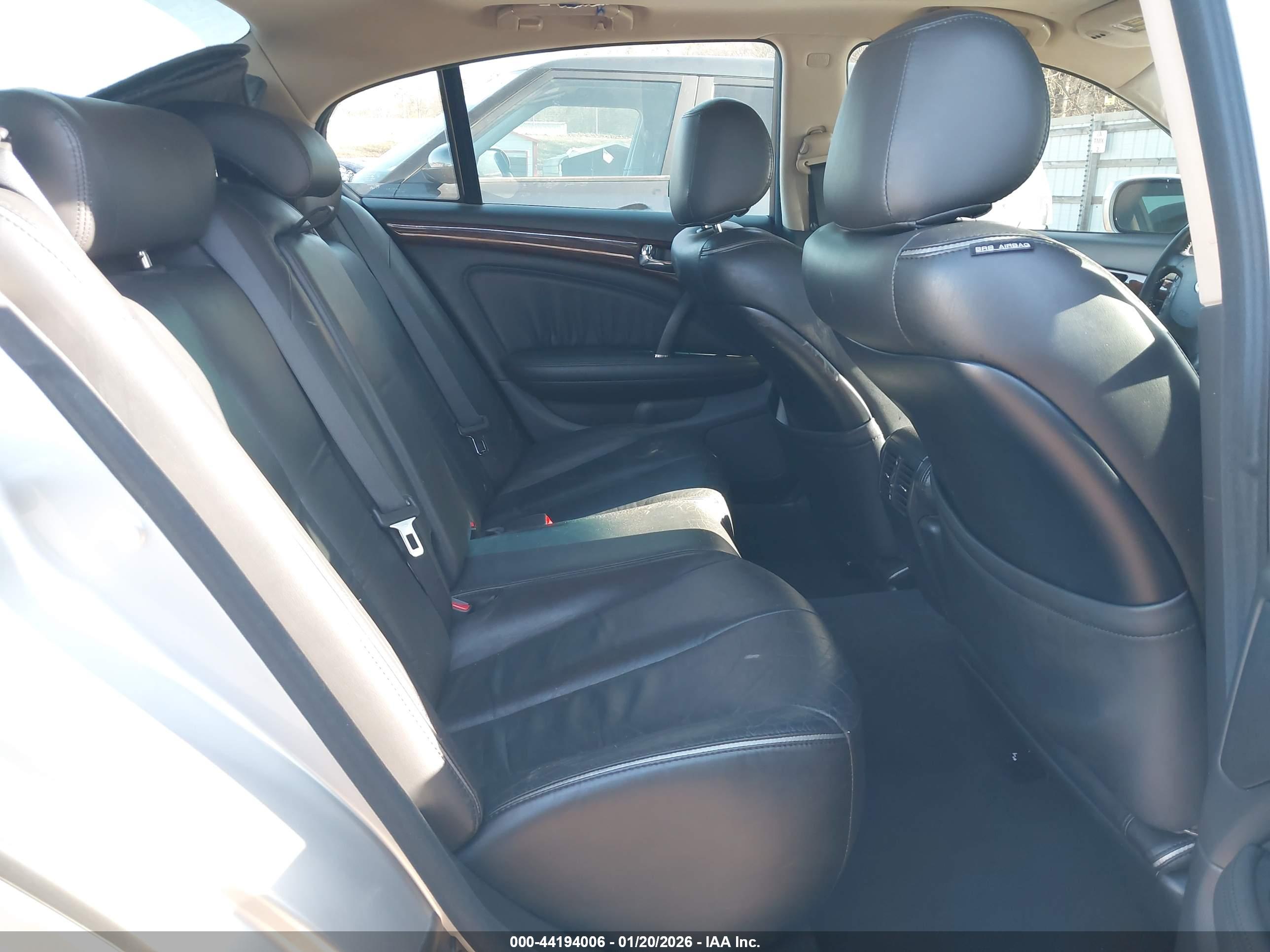 INFINITI Q45 image 8