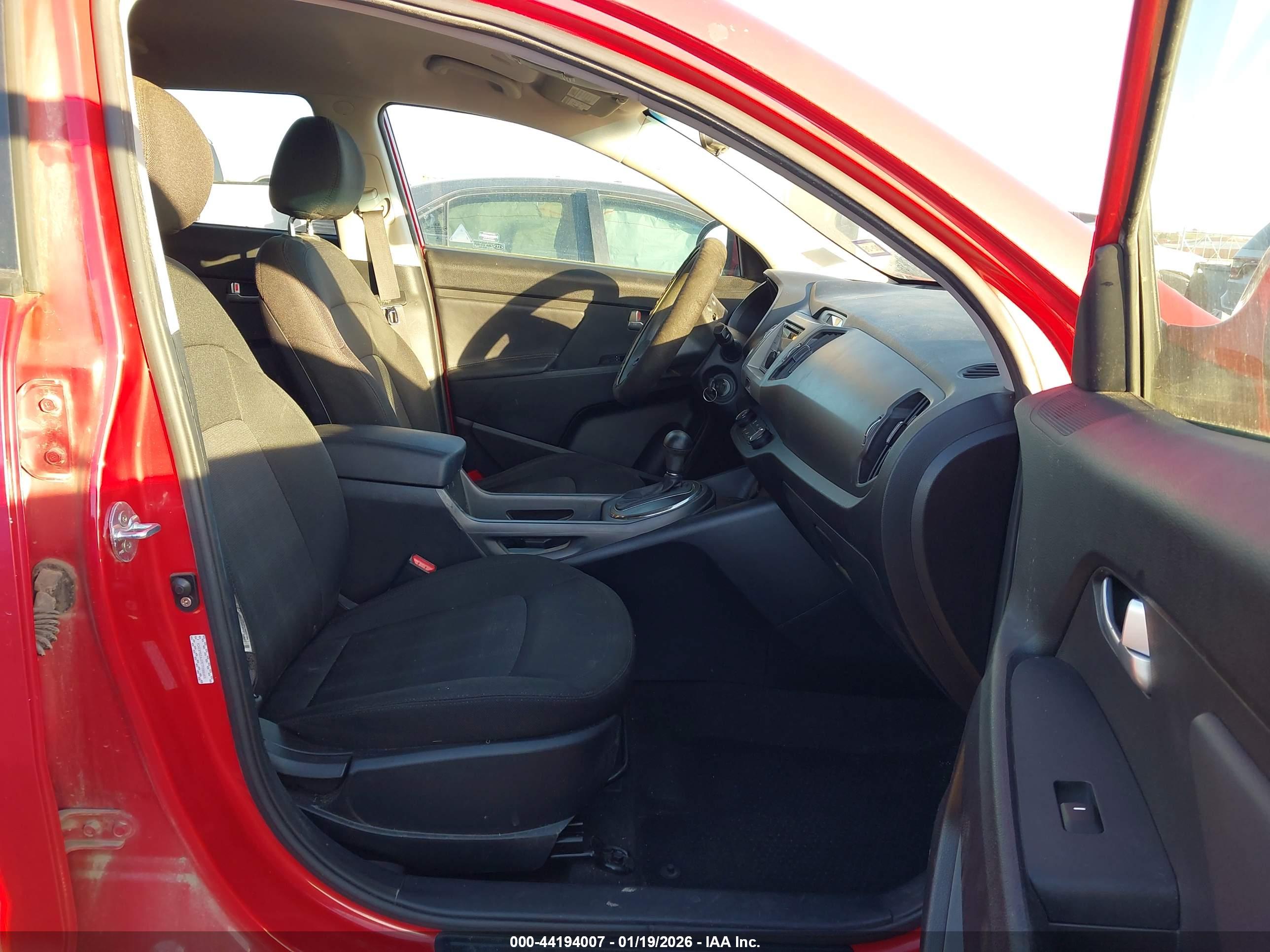 KIA SPORTAGE image 5