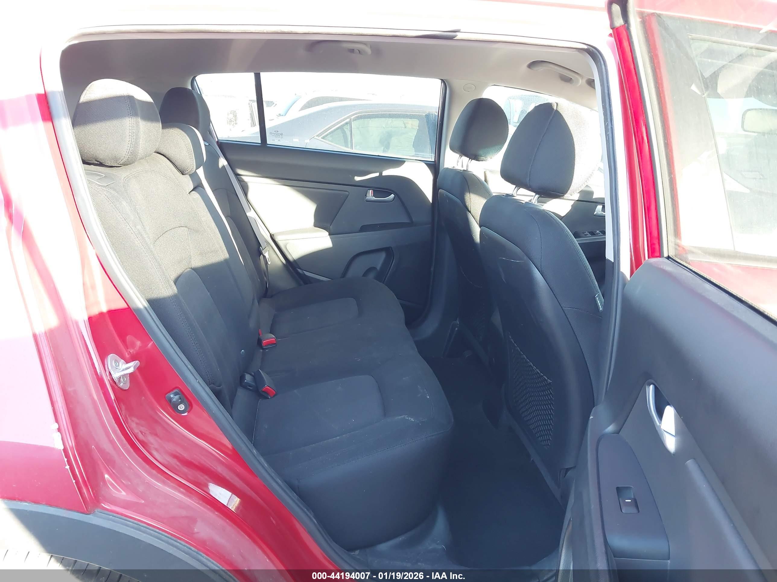 KIA SPORTAGE image 8