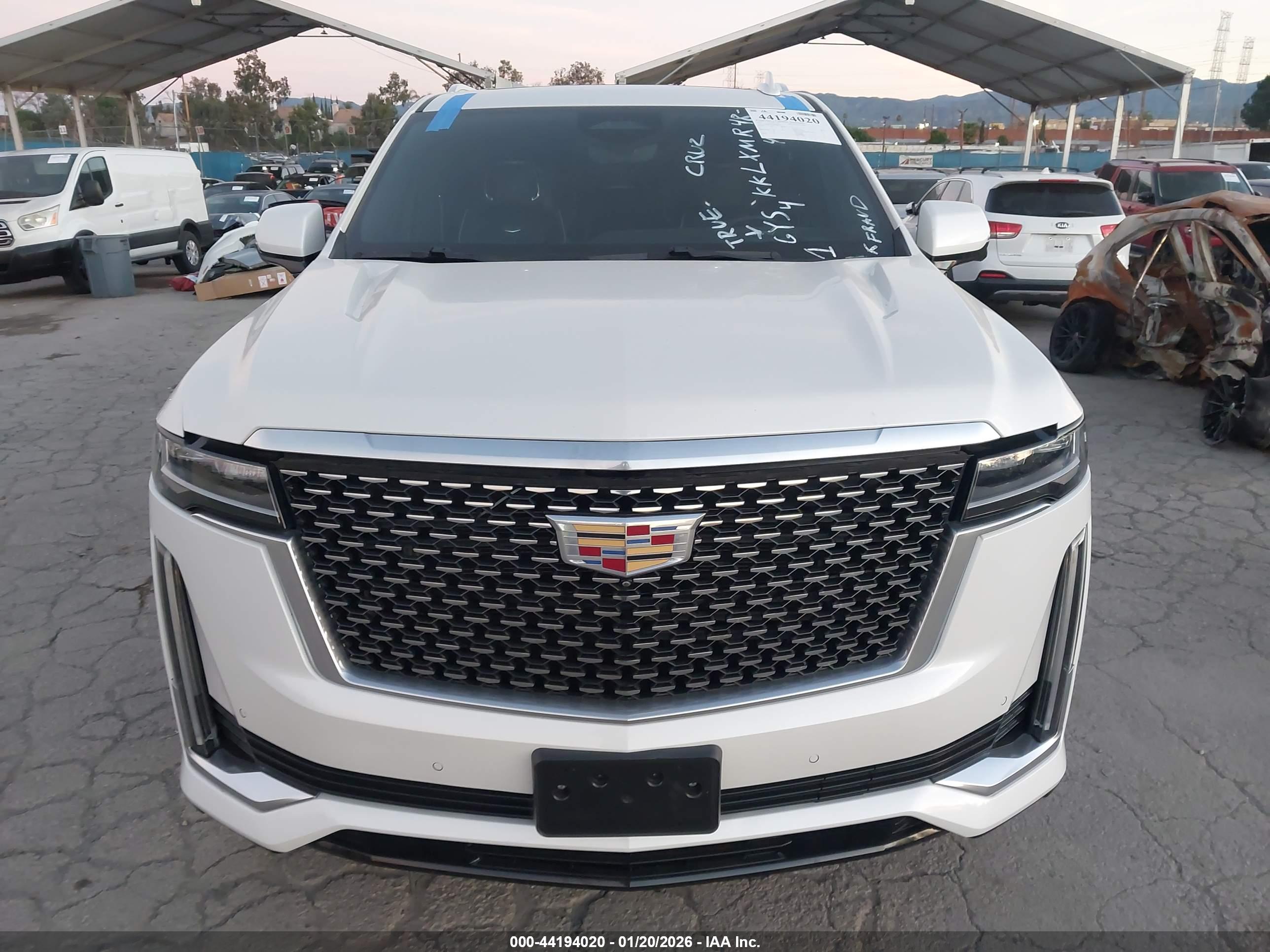 CADILLAC ESCALADE image 6
