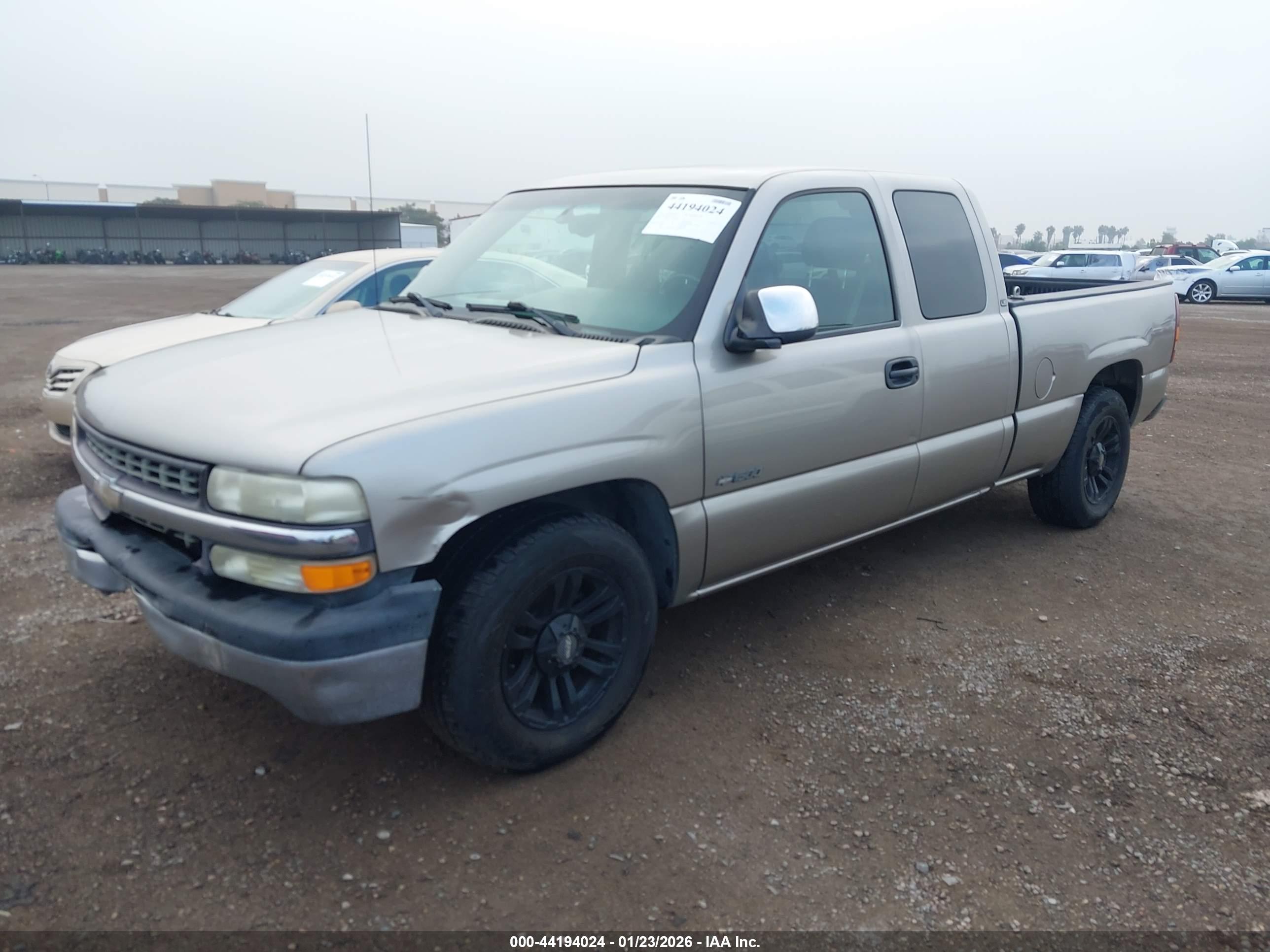 CHEVROLET SILVERADO image 2