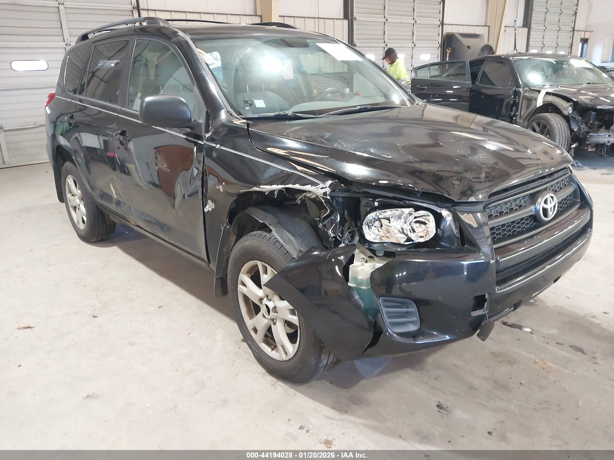 TOYOTA RAV4 image 6