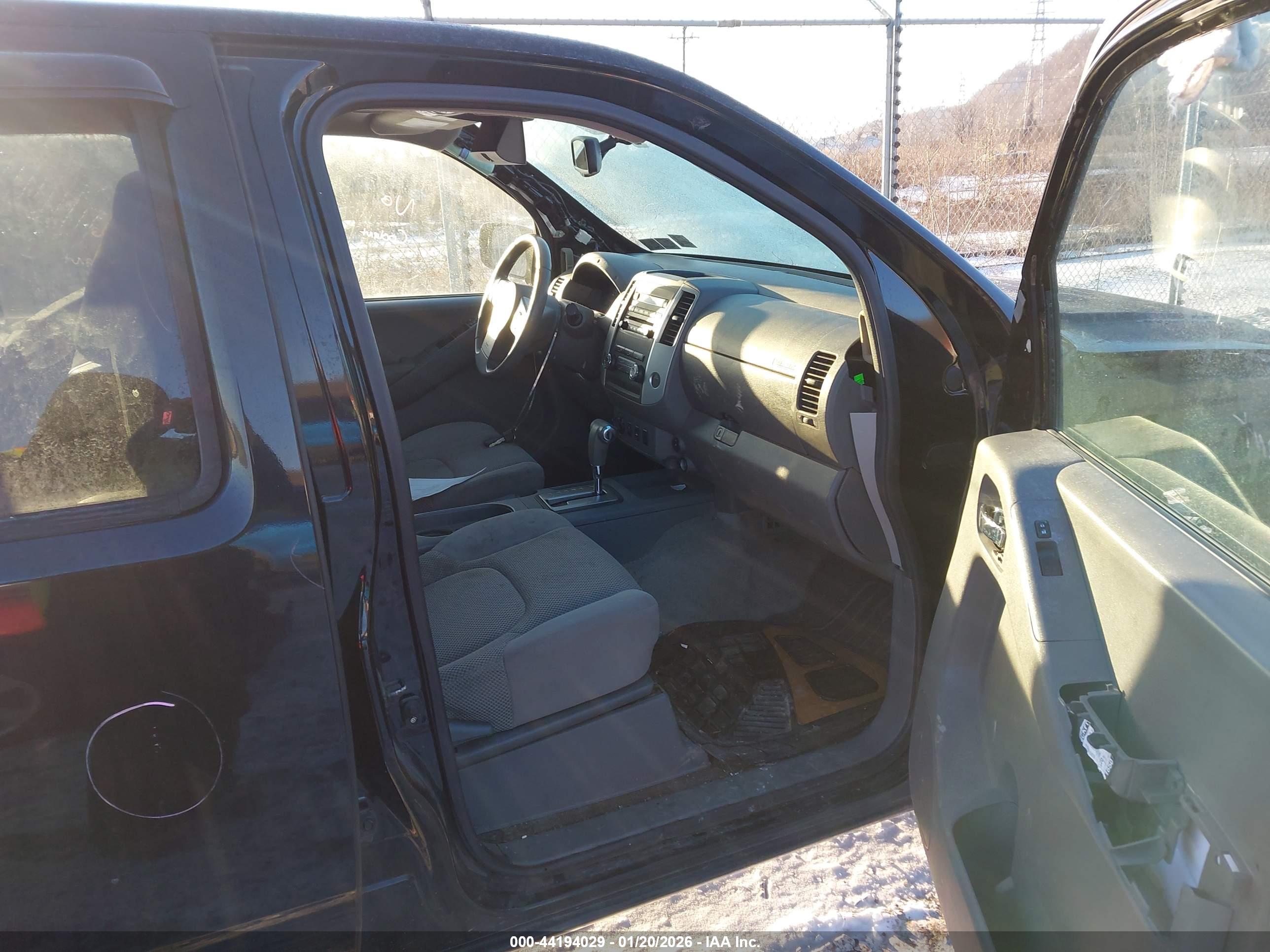 NISSAN FRONTIER image 5