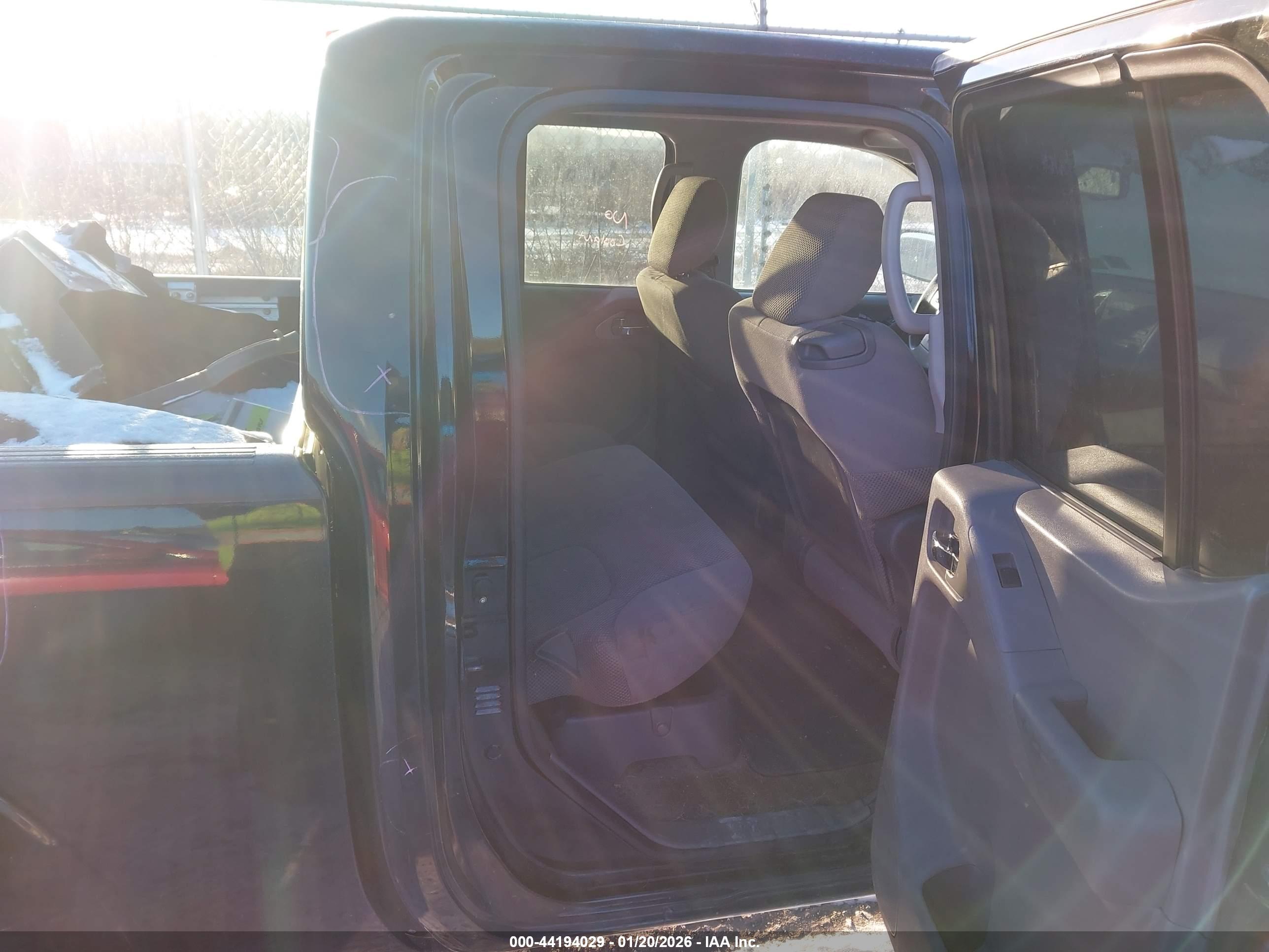 NISSAN FRONTIER image 8
