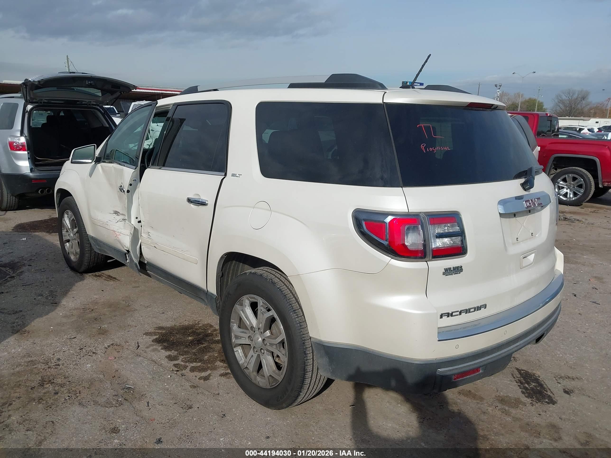 GMC ACADIA image 3