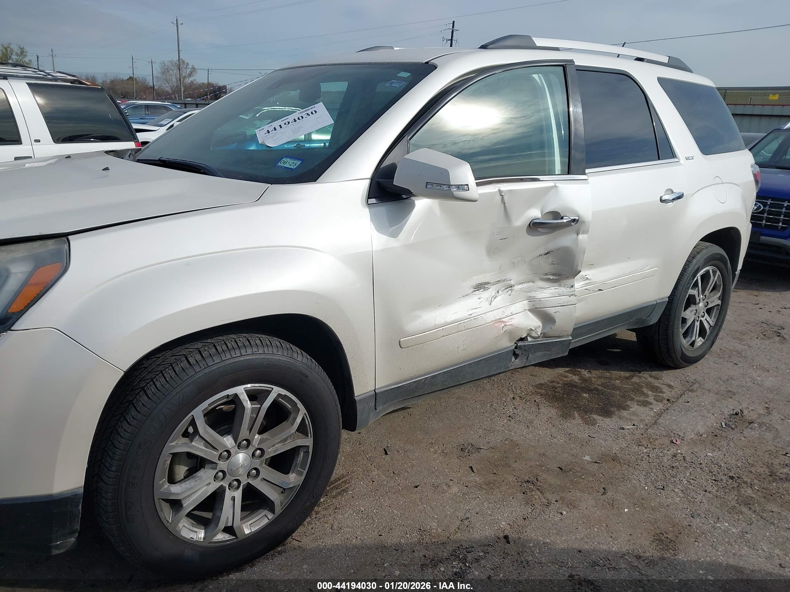 GMC ACADIA image 6