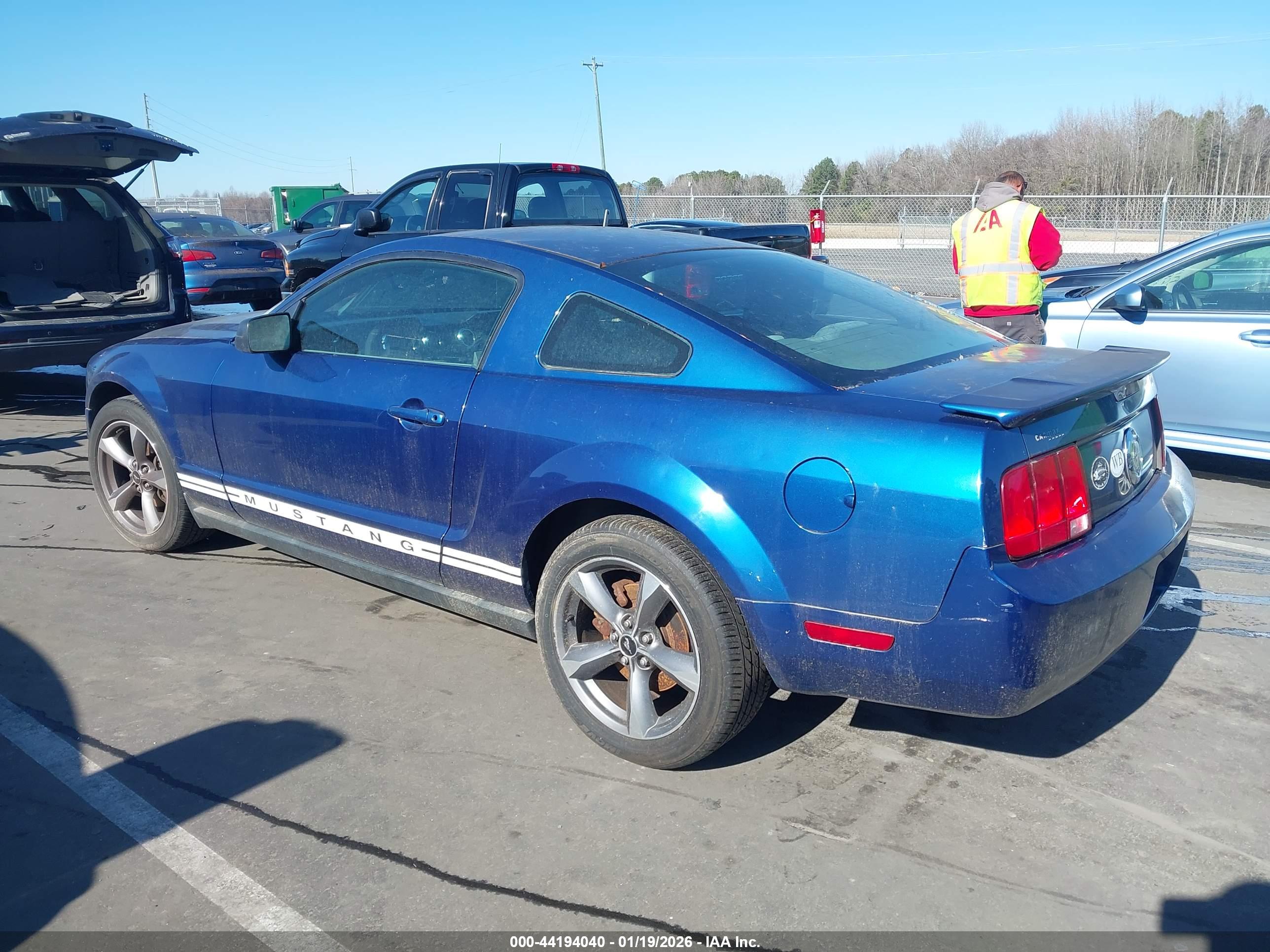 FORD MUSTANG image 3