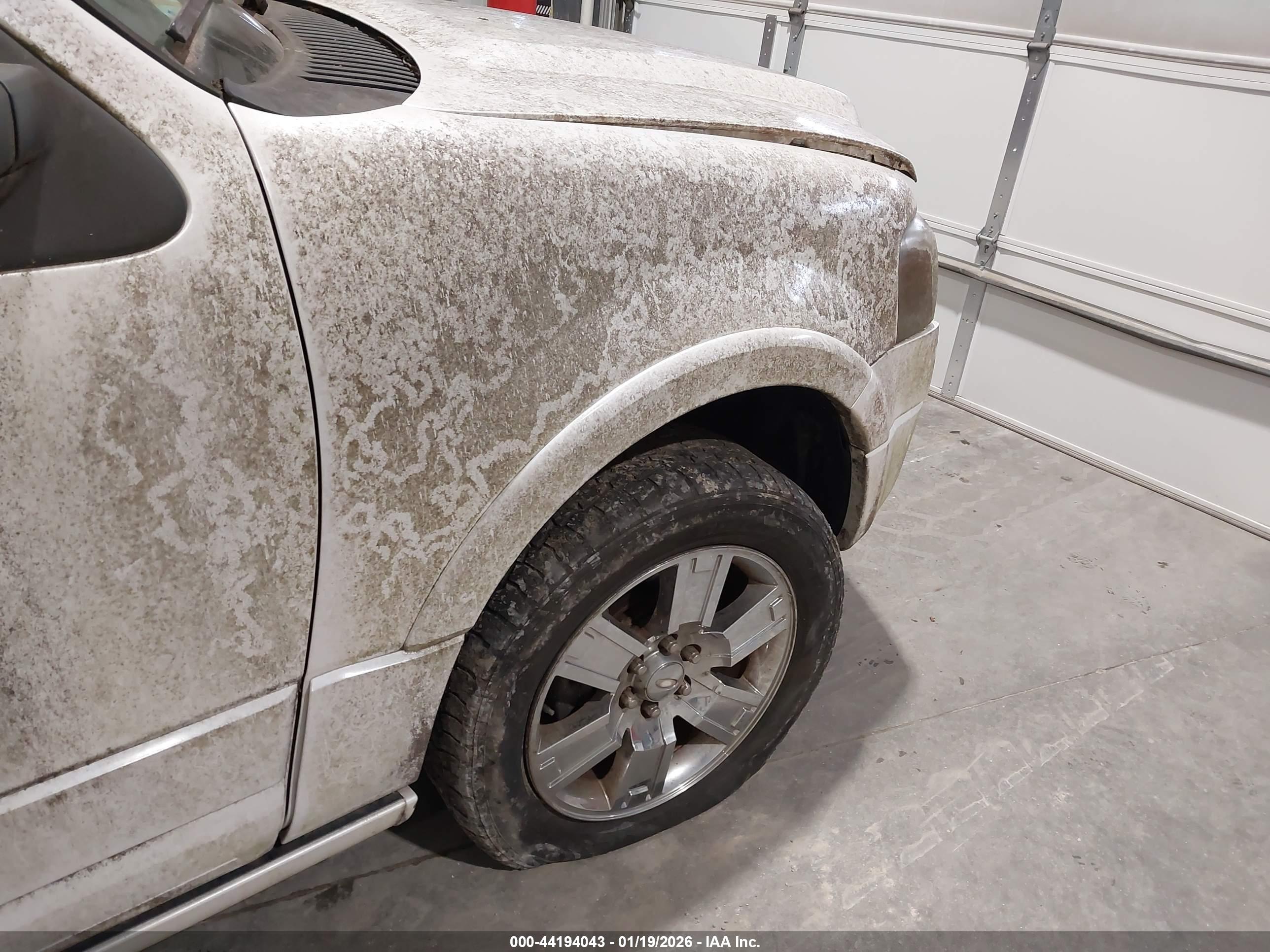 FORD EXPEDITION image 6