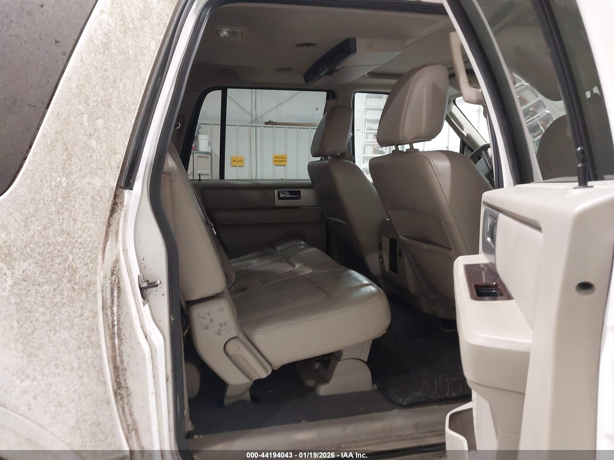 FORD EXPEDITION image 8