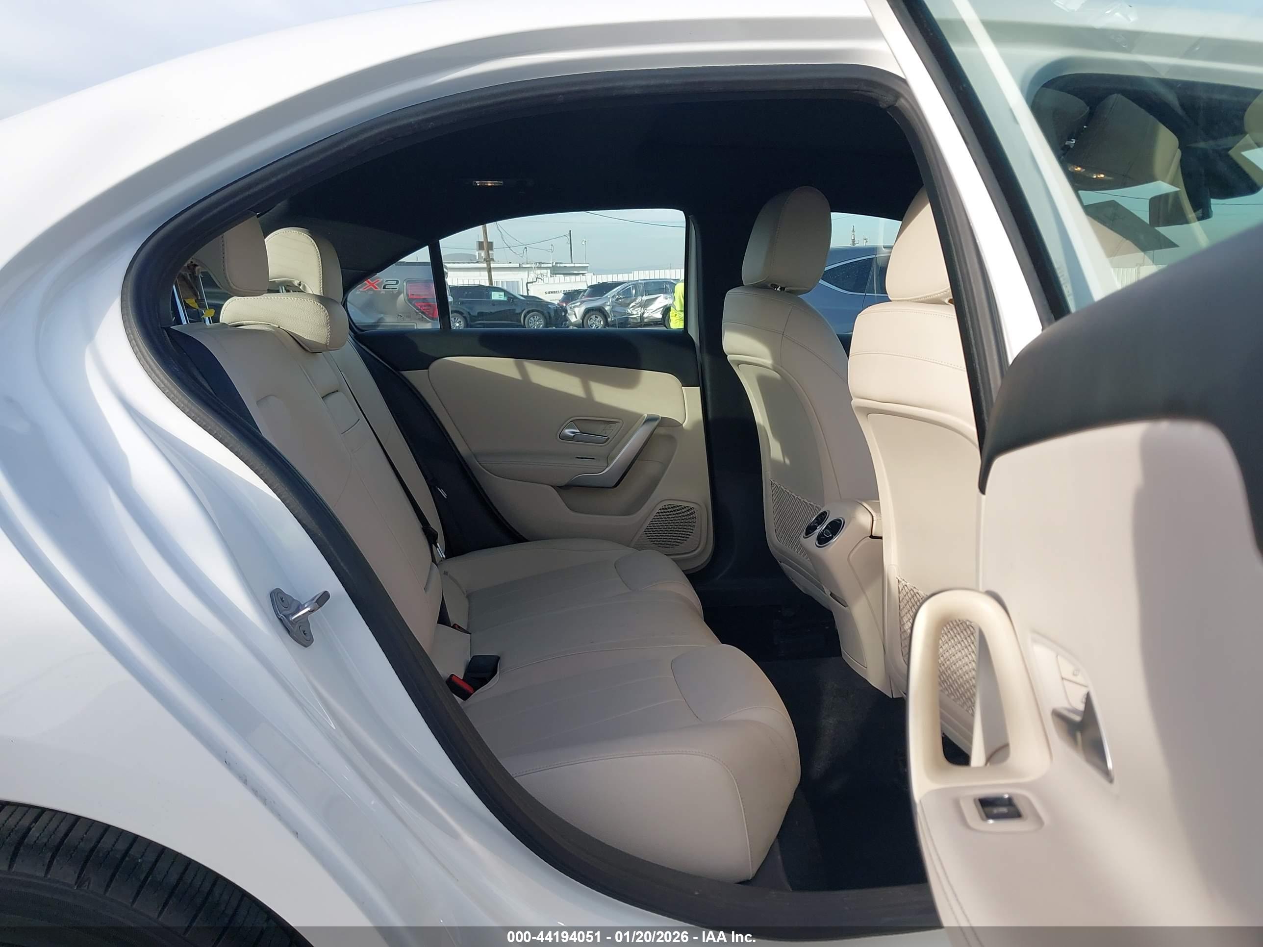 MERCEDES-BENZ A image 8