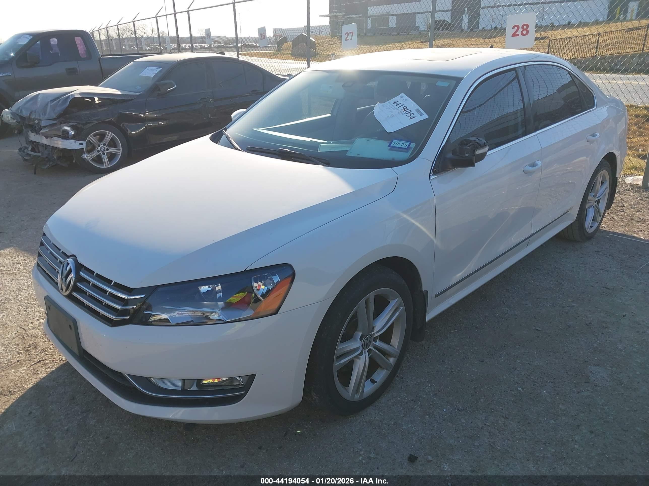 VOLKSWAGEN PASSAT image 2