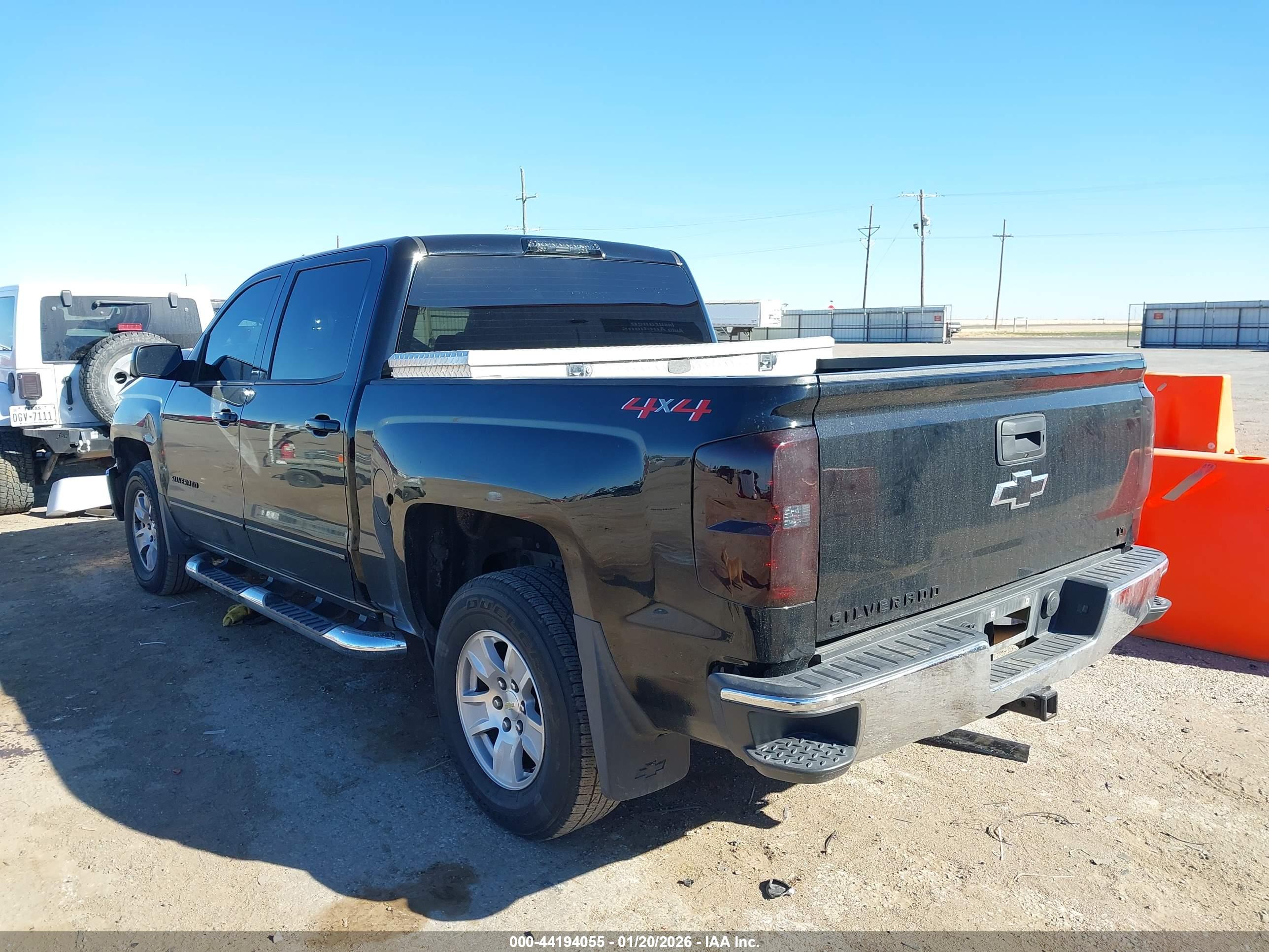 CHEVROLET SILVERADO image 3