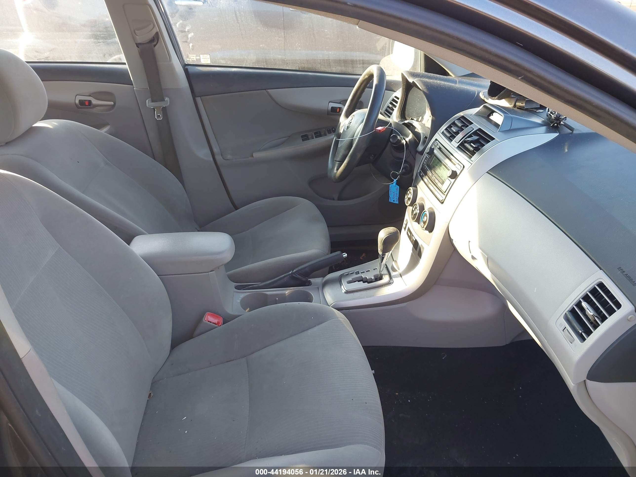 TOYOTA COROLLA image 5