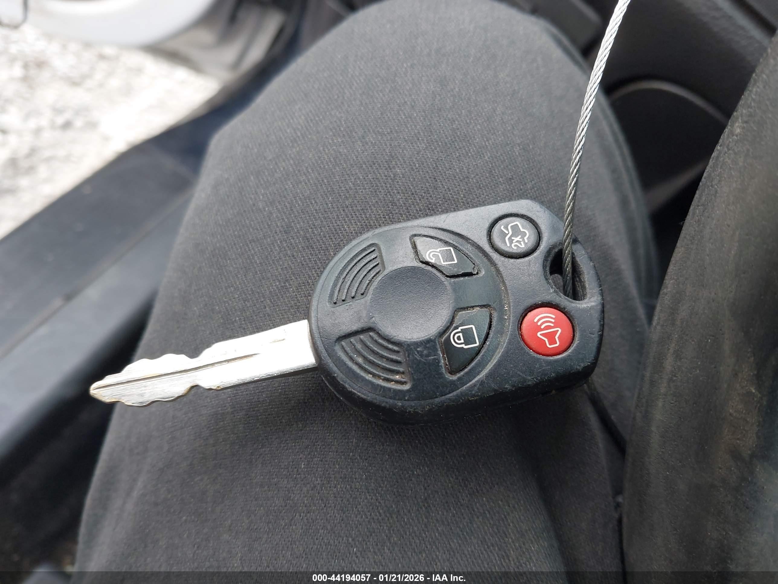 FORD FUSION image 11