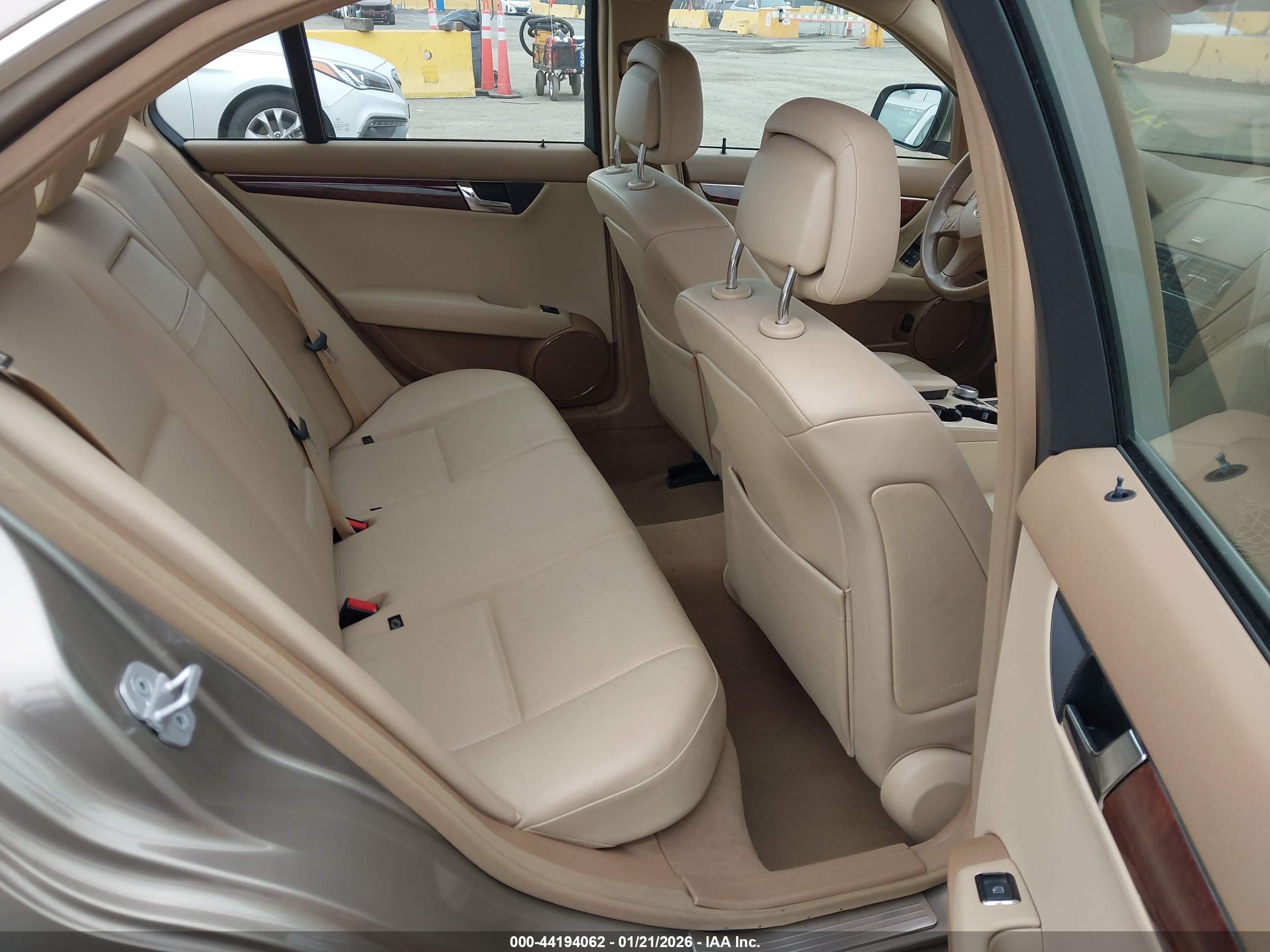 MERCEDES-BENZ C image 8