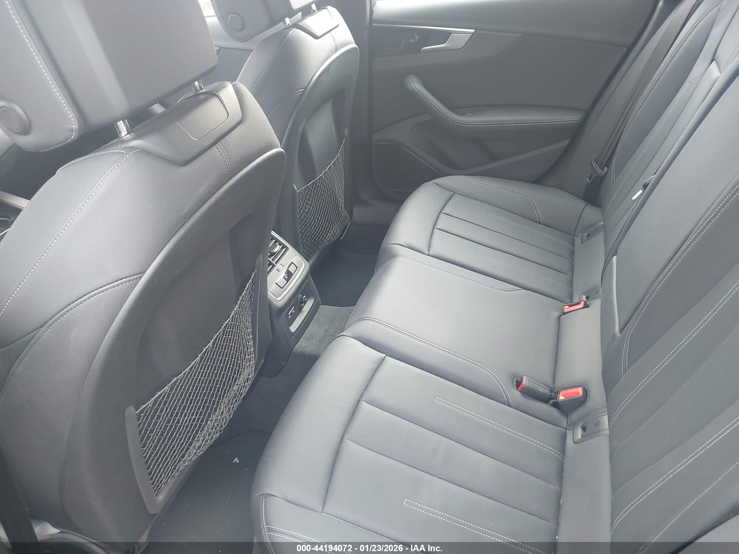 AUDI A4 image 8
