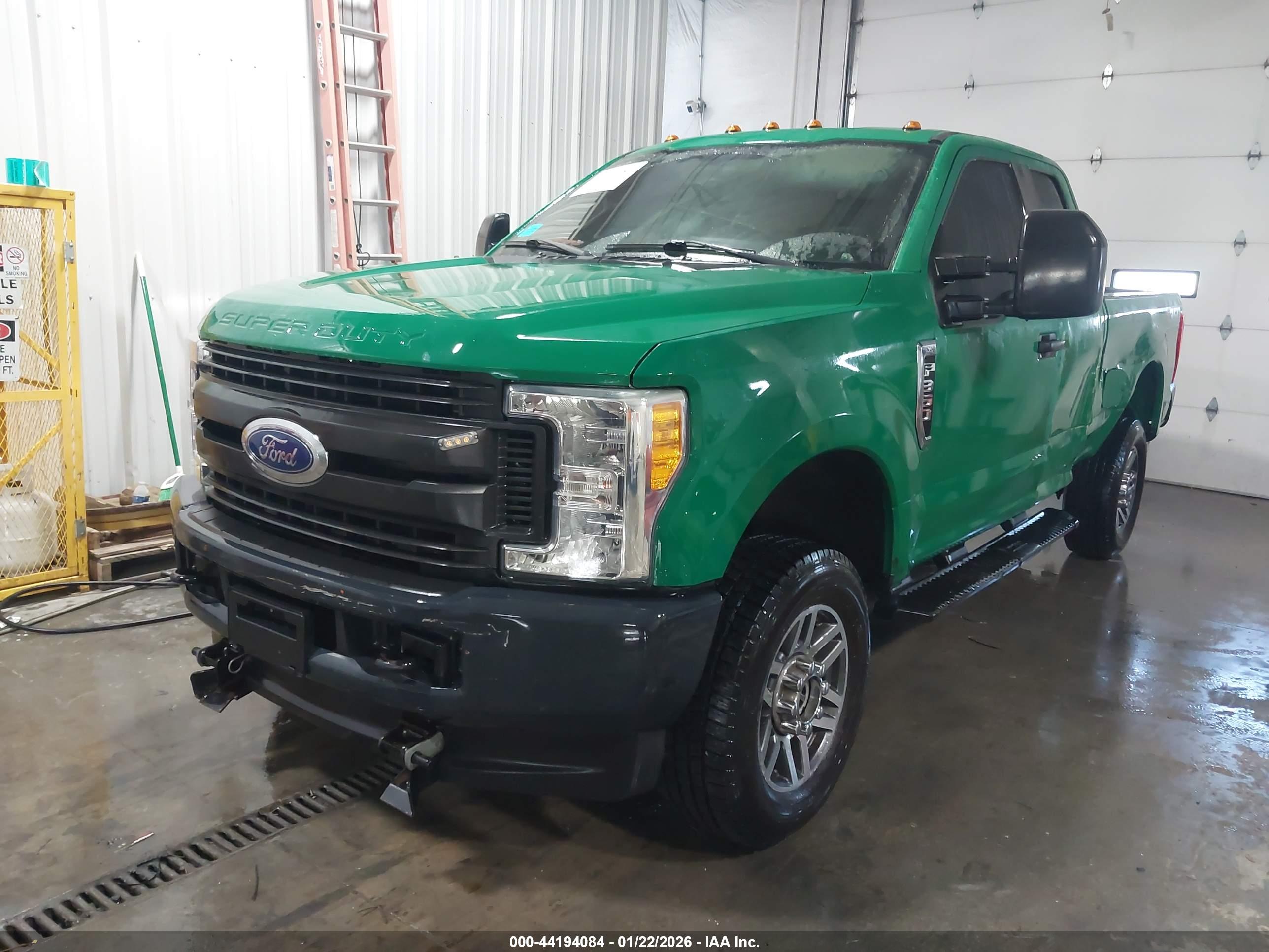 FORD F-350 image 2