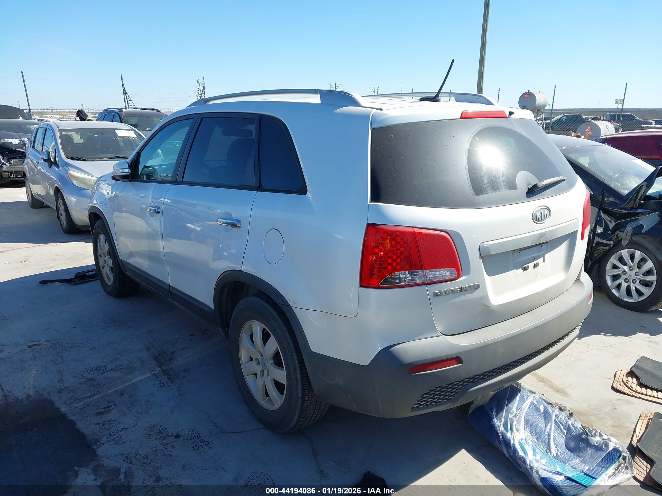 KIA SORENTO image 3