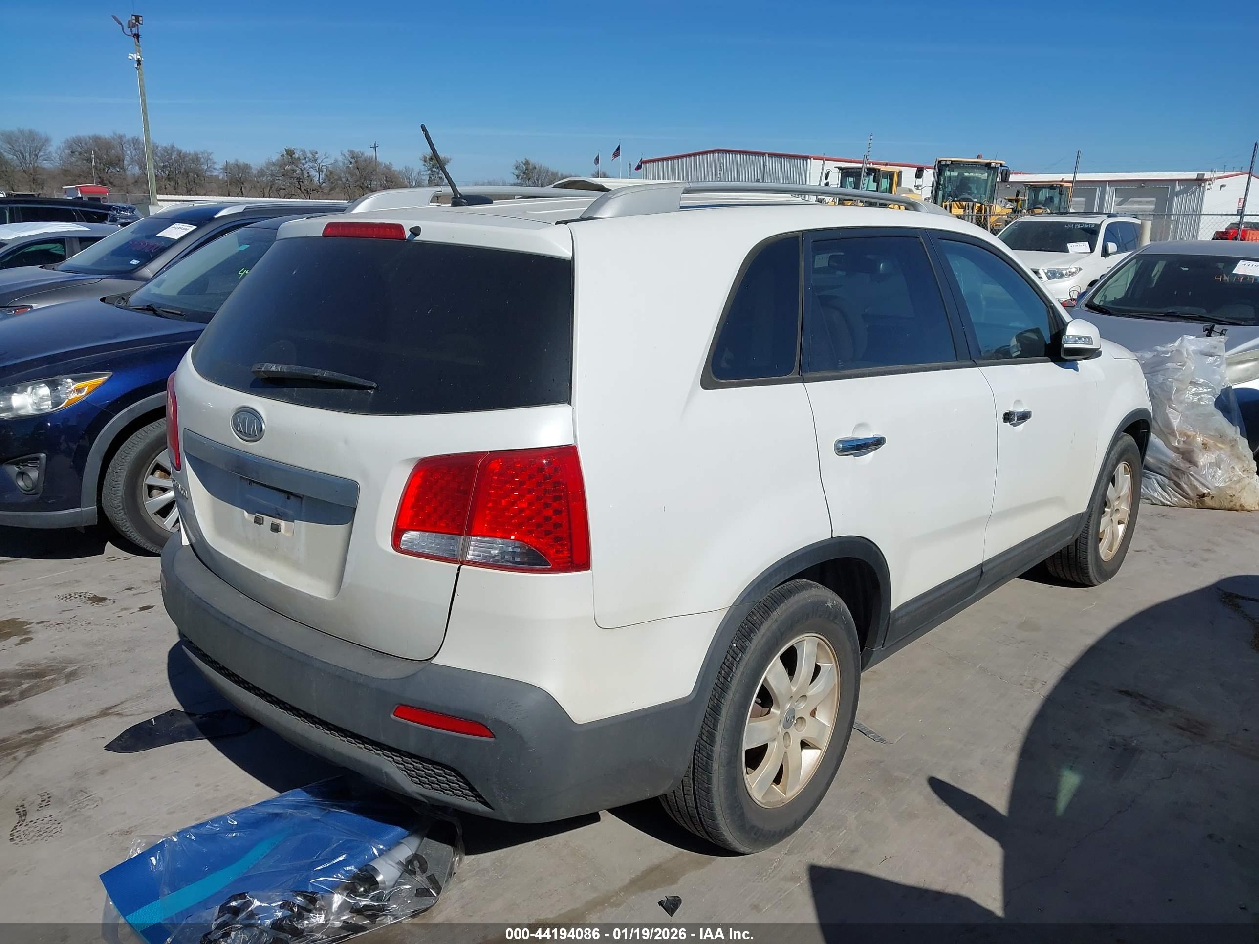KIA SORENTO image 4