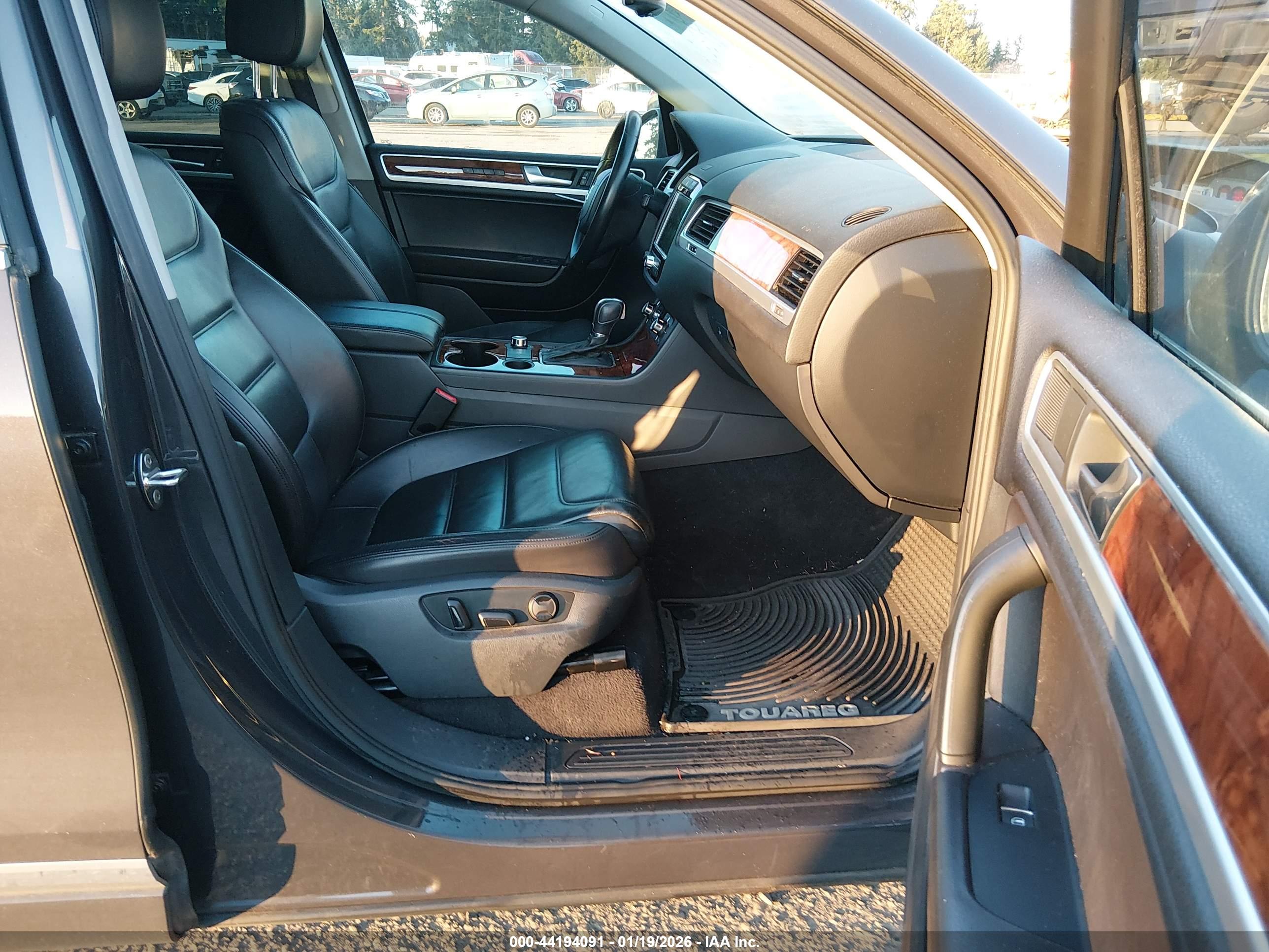 VOLKSWAGEN TOUAREG image 5