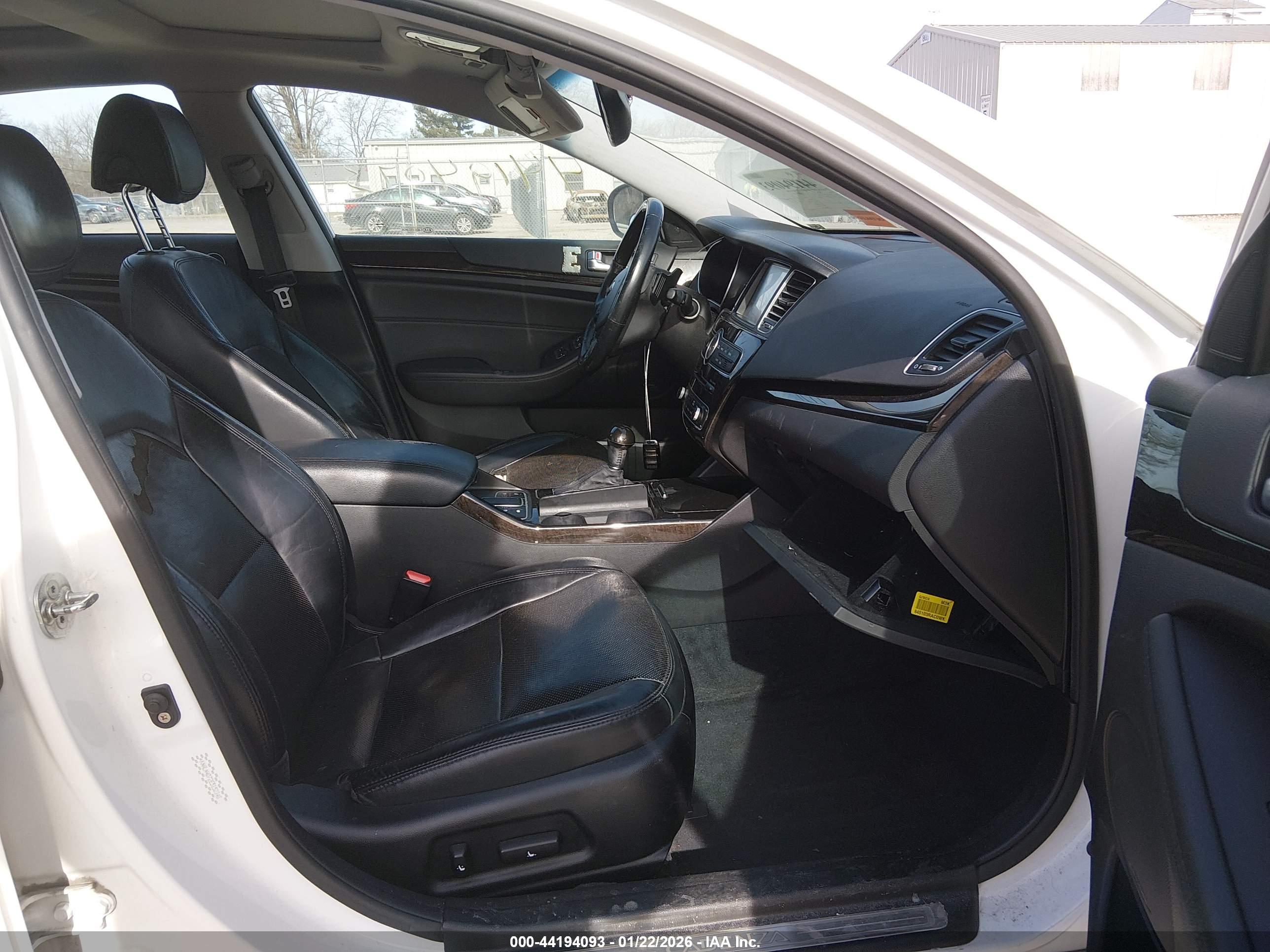 KIA CADENZA image 5