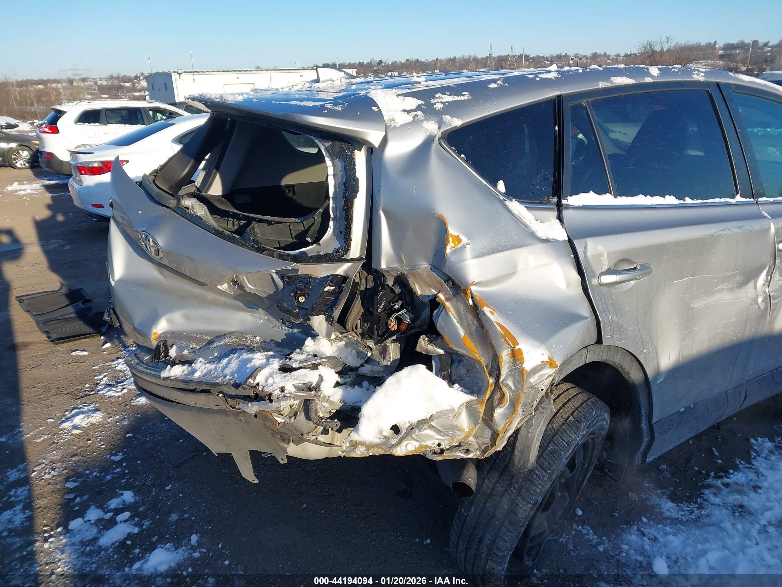 TOYOTA RAV4 image 6