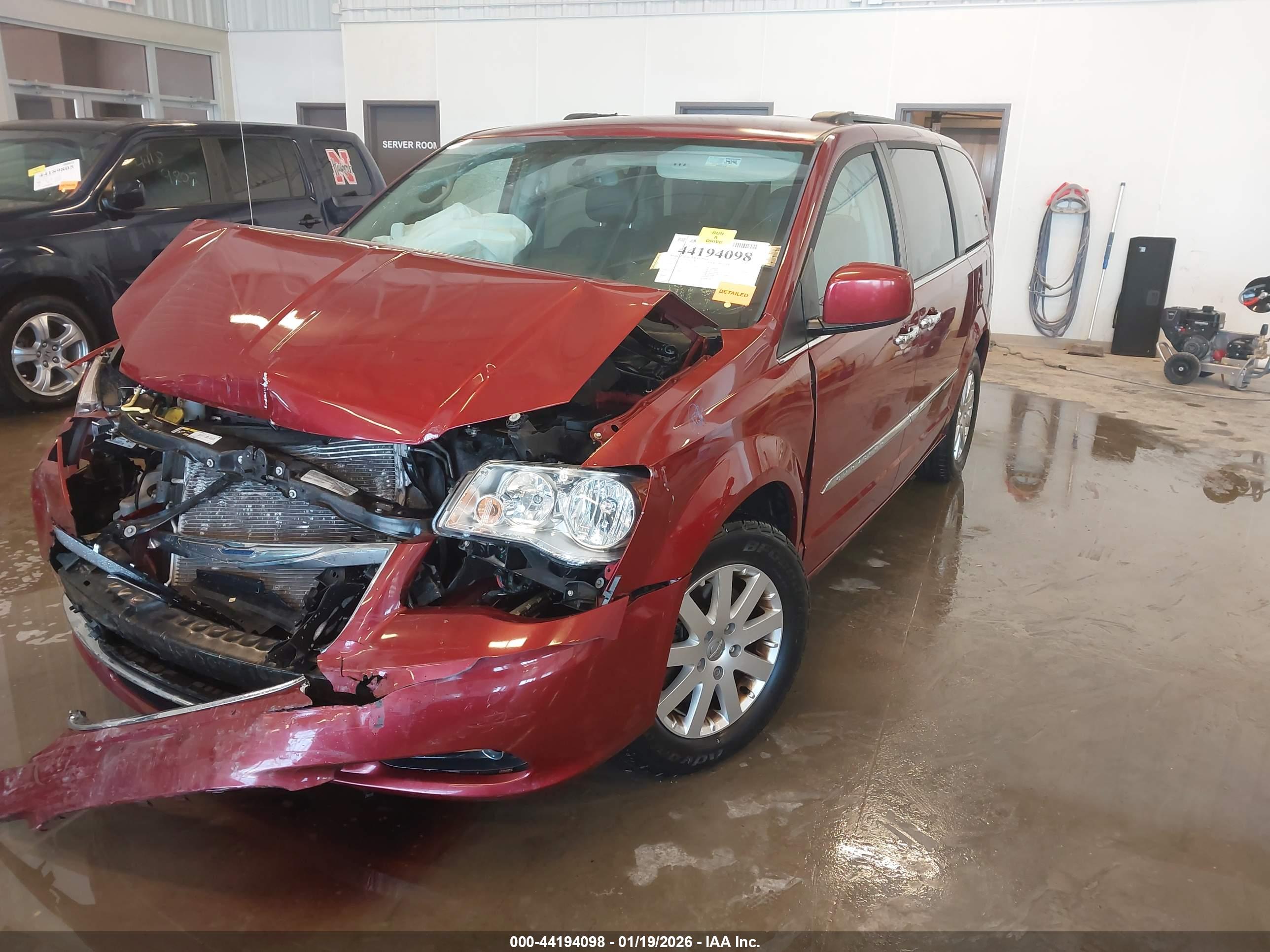 CHRYSLER TOWN image 2