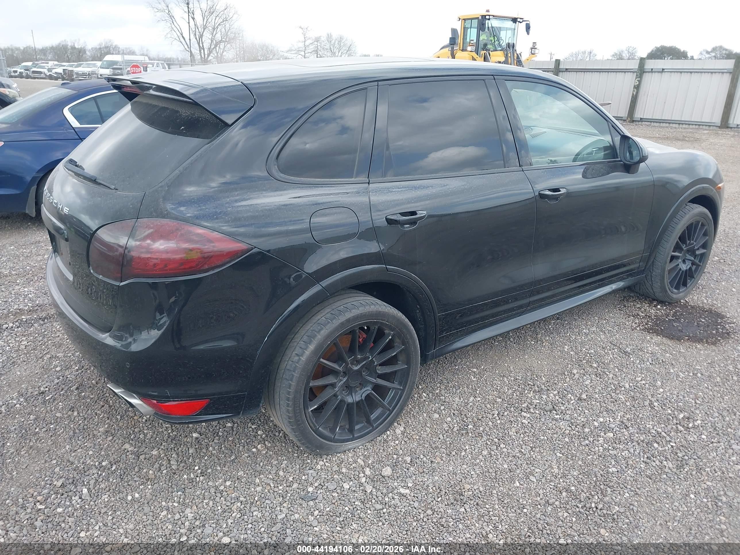 PORSCHE CAYENNE image 4