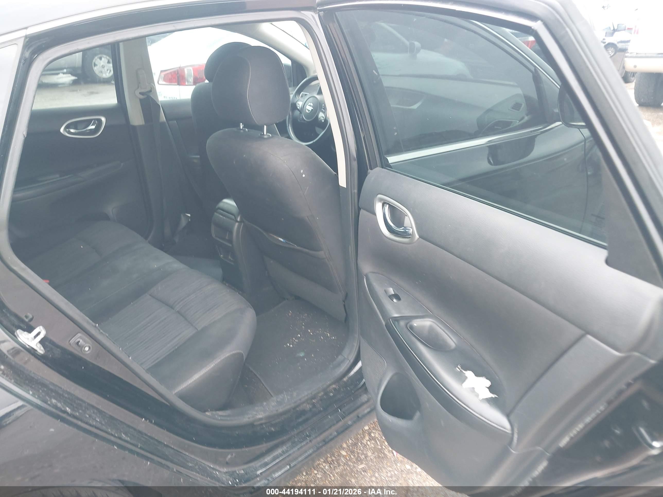 NISSAN SENTRA image 8