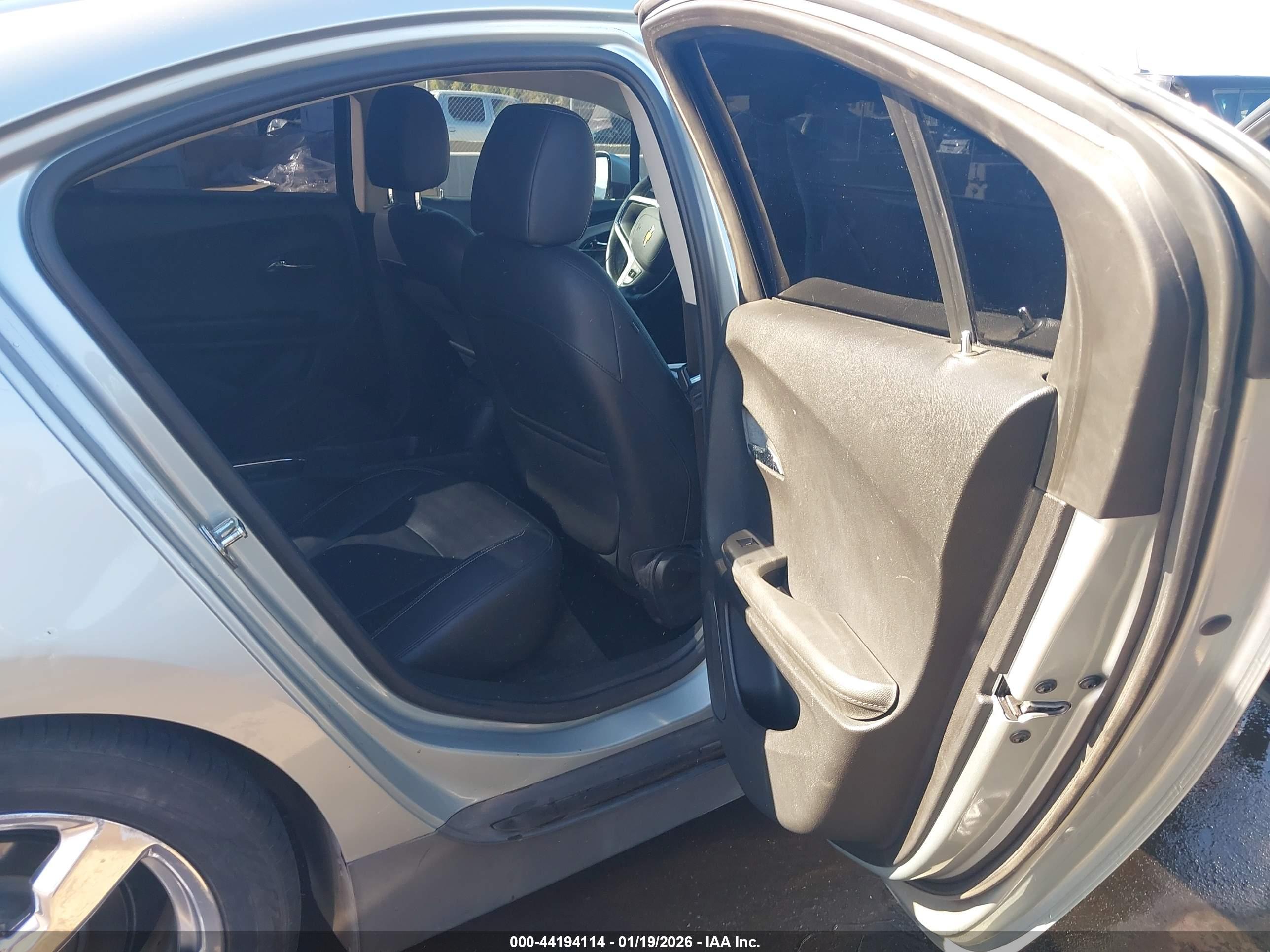 CHEVROLET VOLT image 8