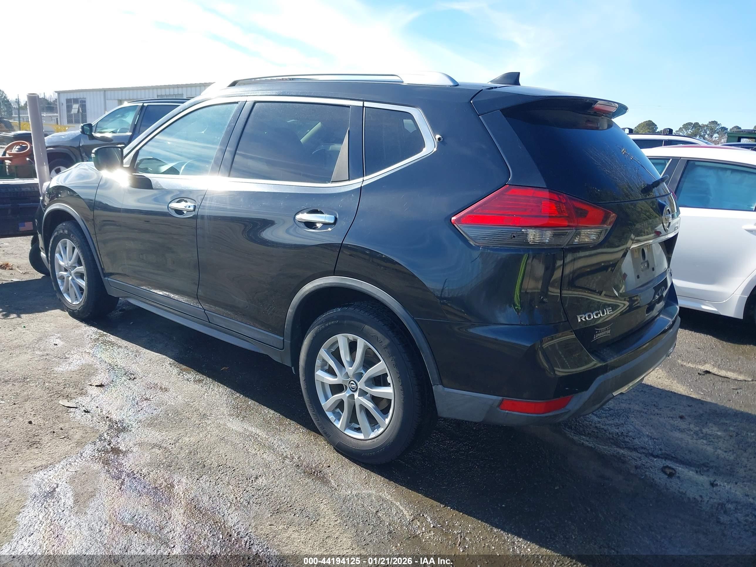 NISSAN ROGUE image 3