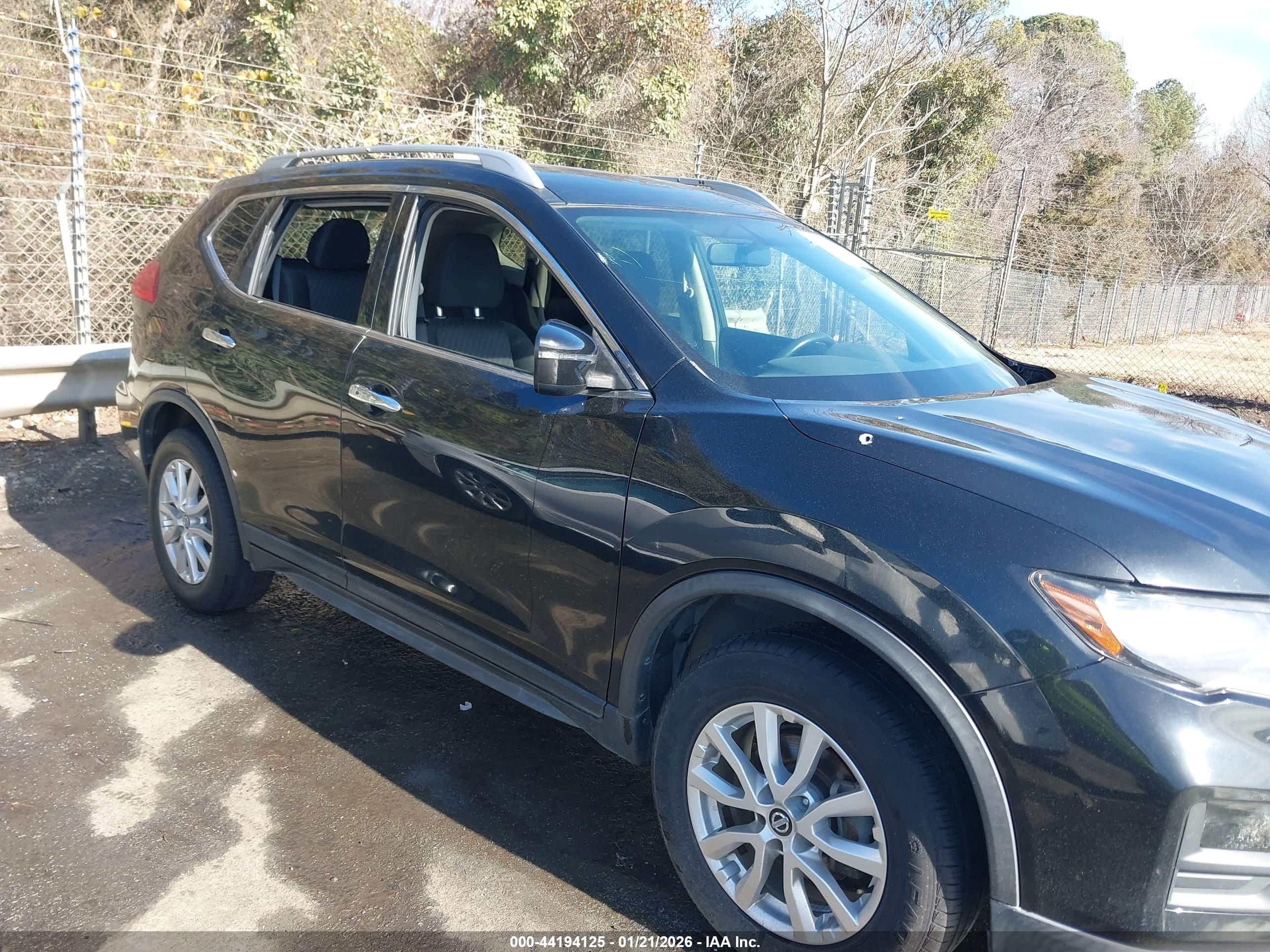 NISSAN ROGUE image 6