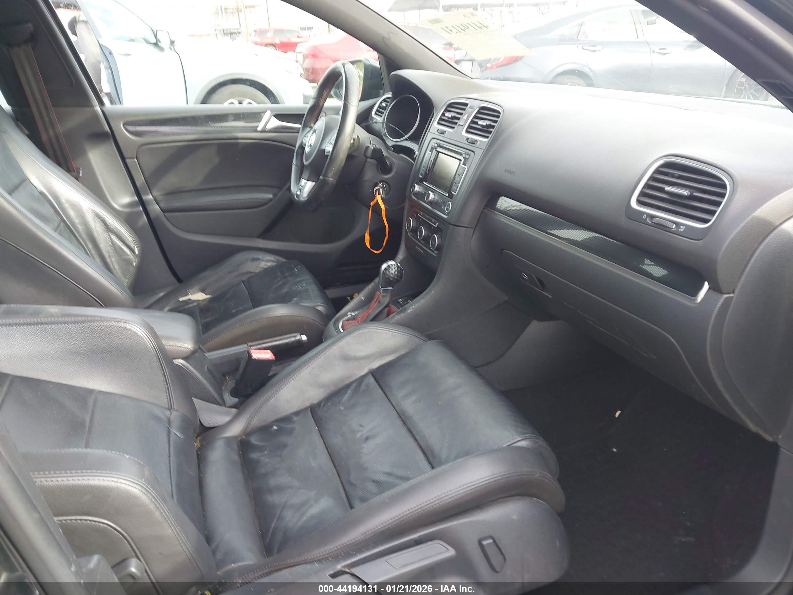 VOLKSWAGEN GTI image 5