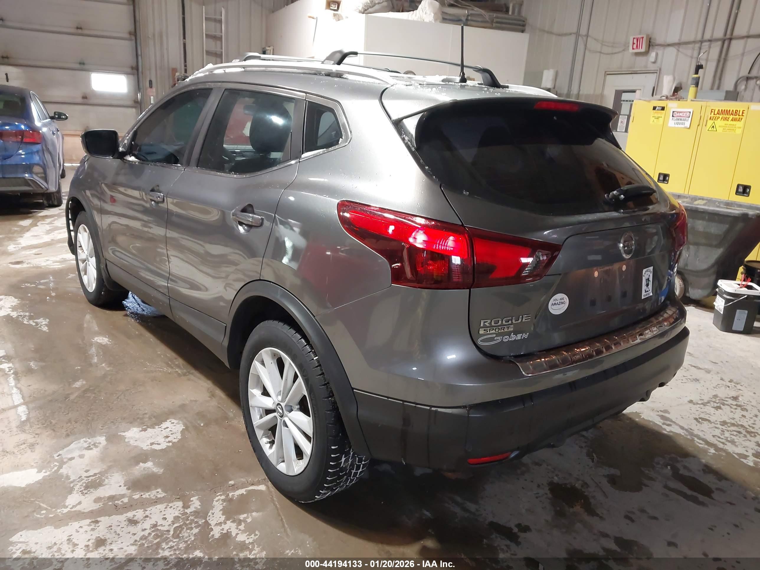 NISSAN ROGUE image 3
