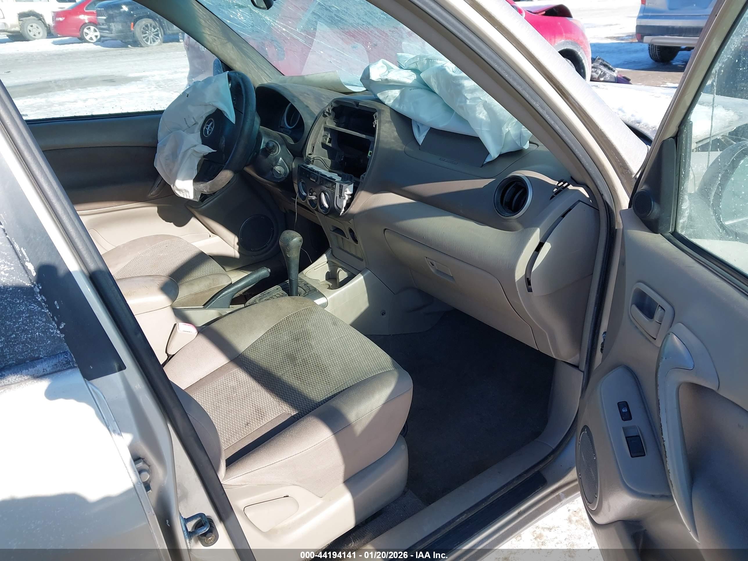 TOYOTA RAV4 image 5