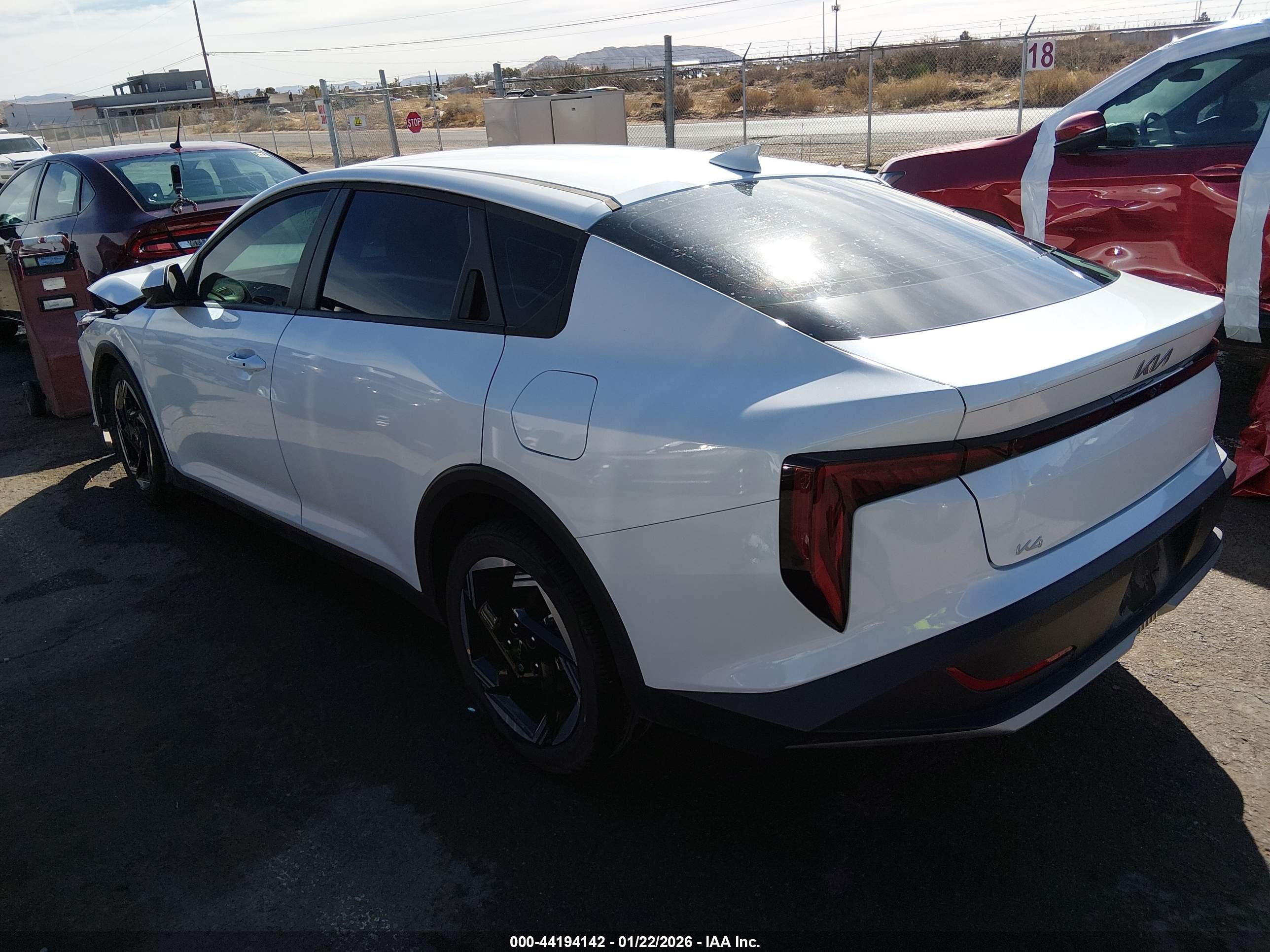 KIA K4 image 3