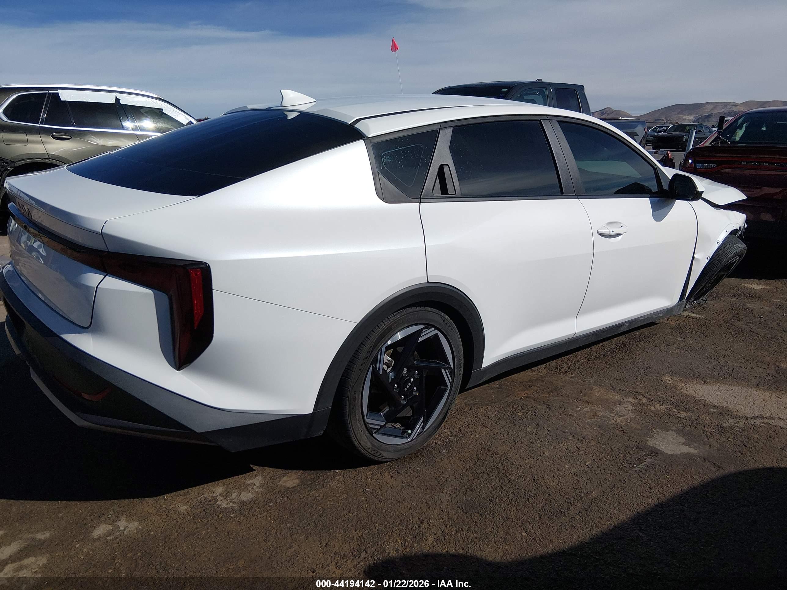 KIA K4 image 4