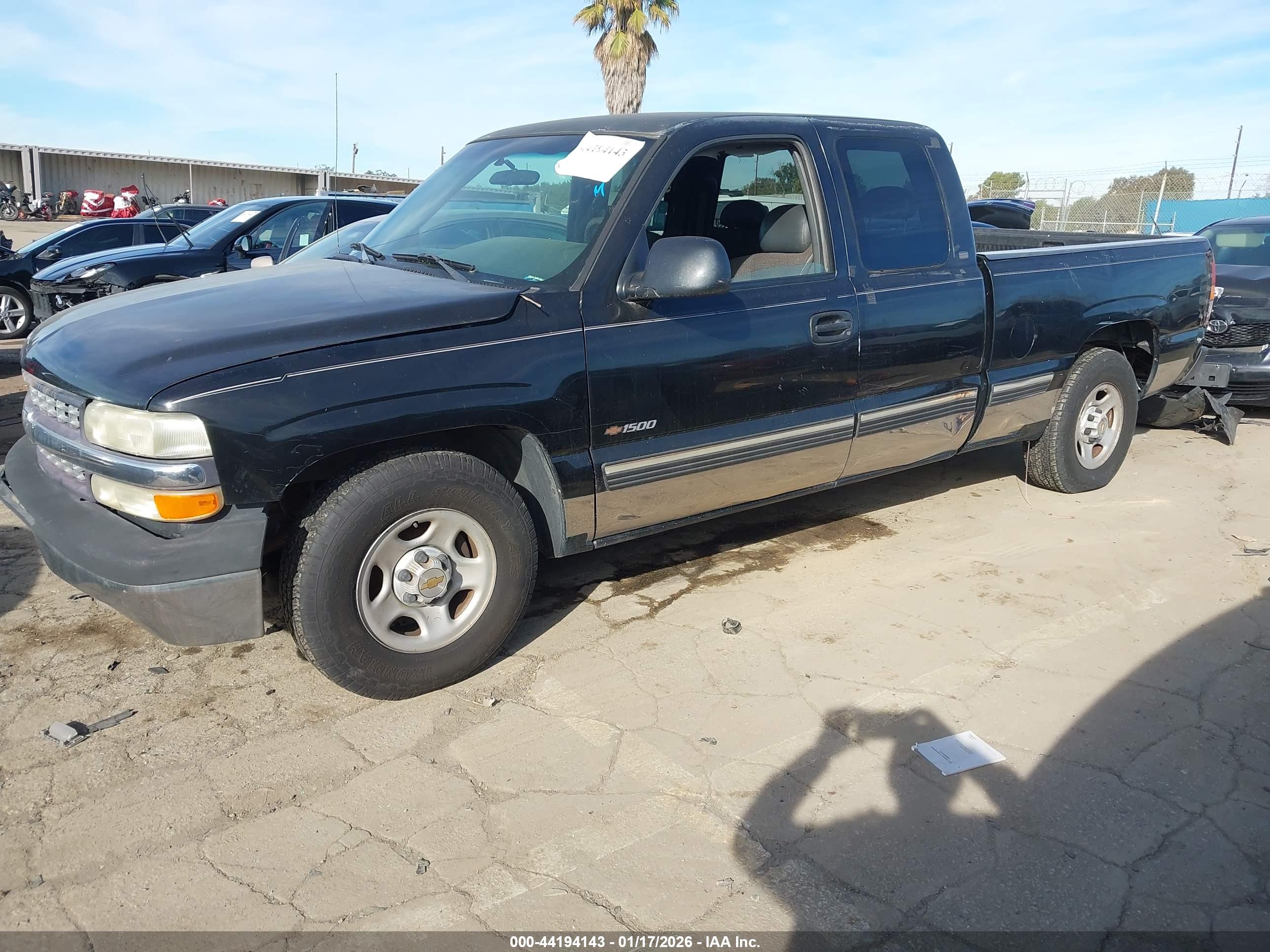 CHEVROLET SILVERADO image 2
