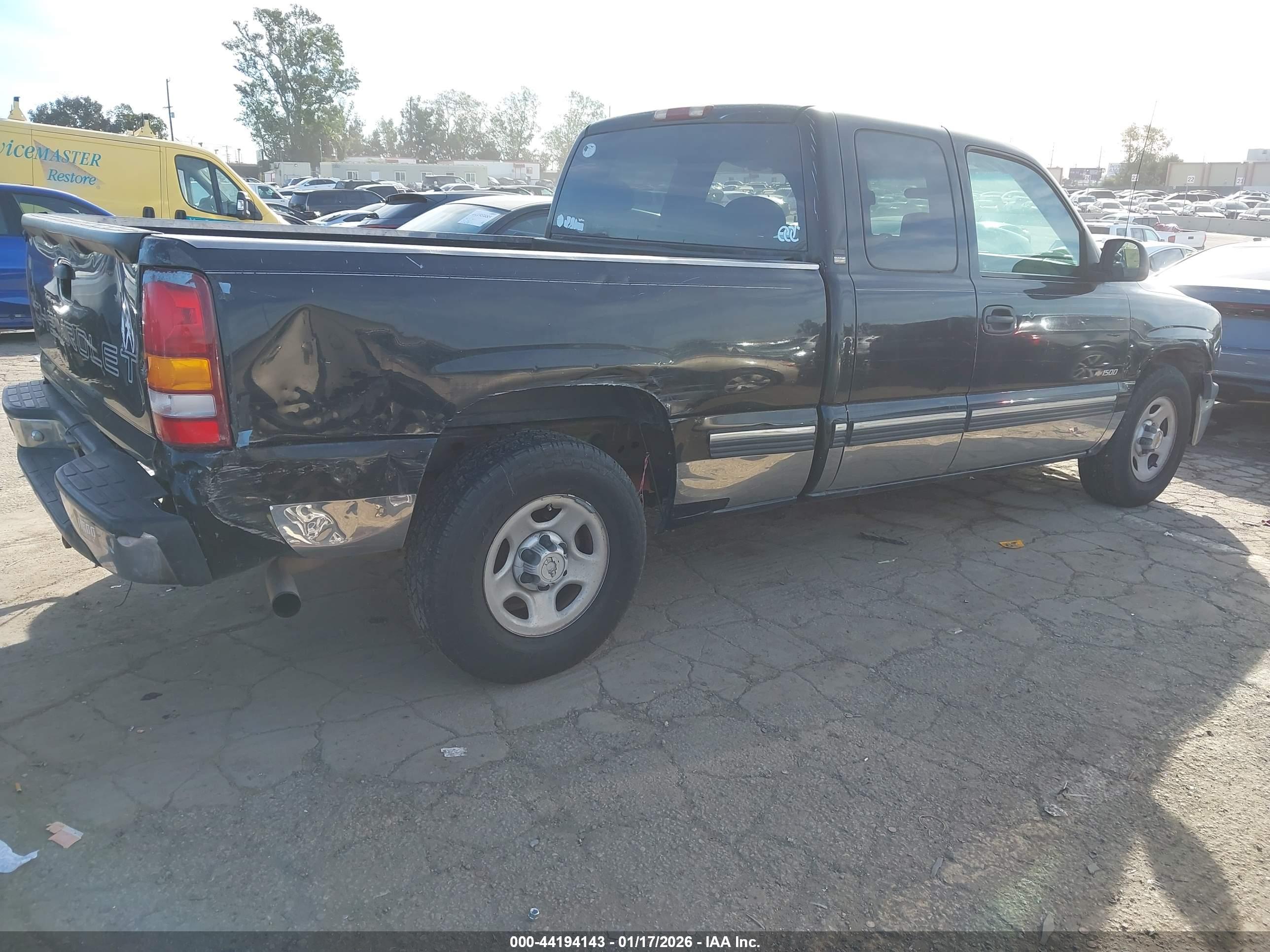 CHEVROLET SILVERADO image 4