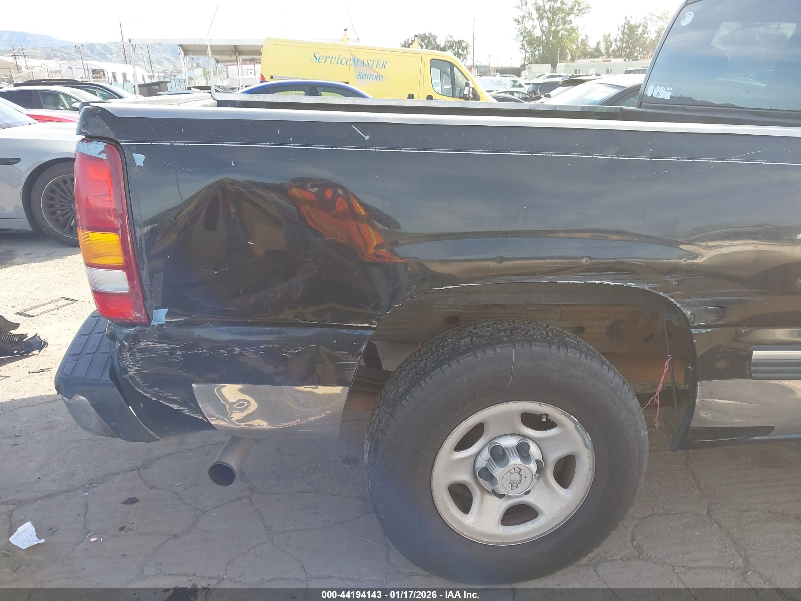 CHEVROLET SILVERADO image 6