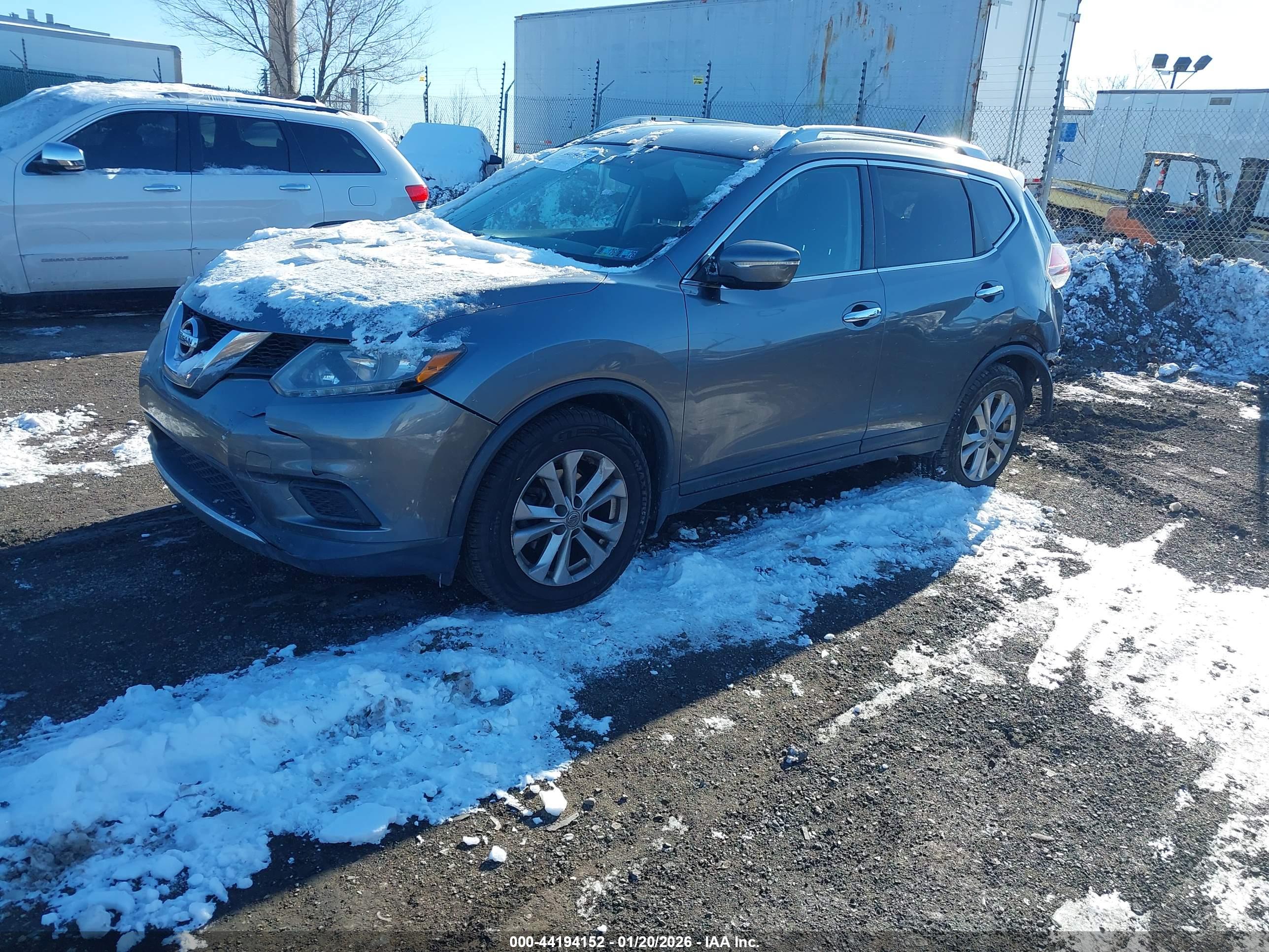 NISSAN ROGUE image 2