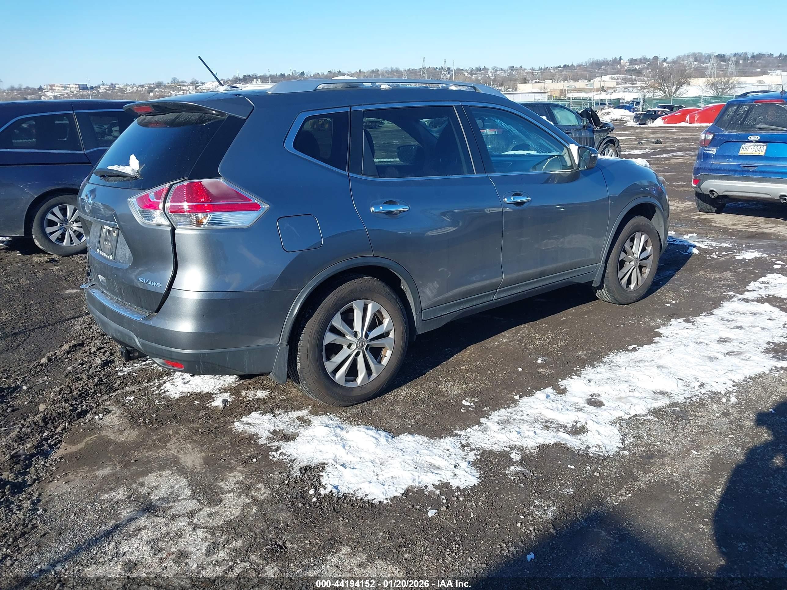 NISSAN ROGUE image 4