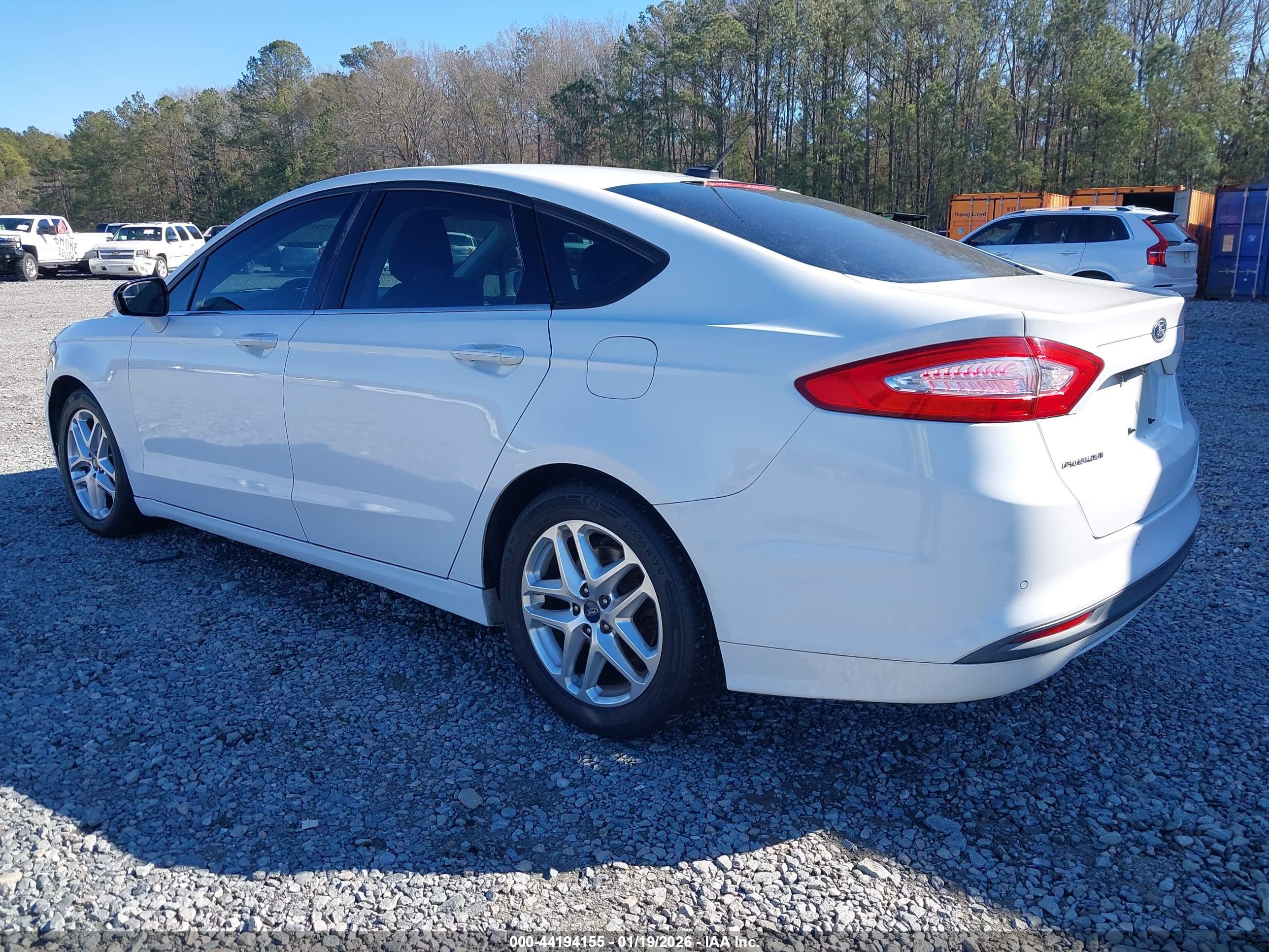 FORD FUSION image 3