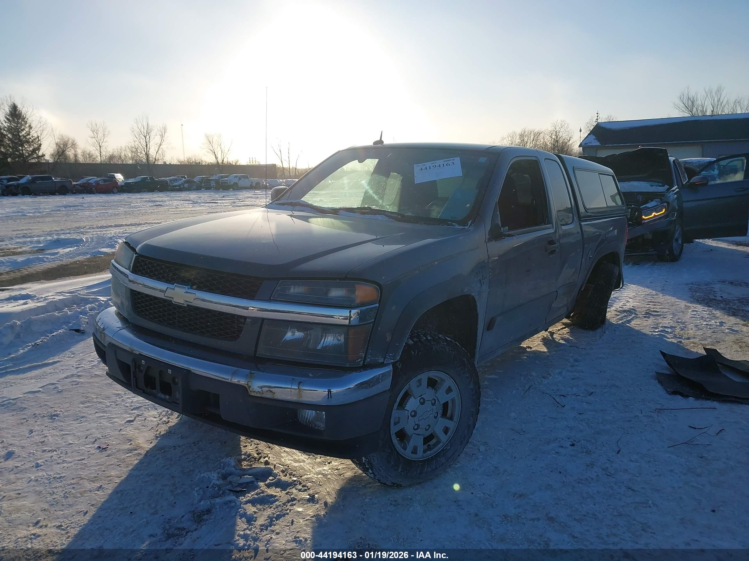 CHEVROLET COLORADO image 2