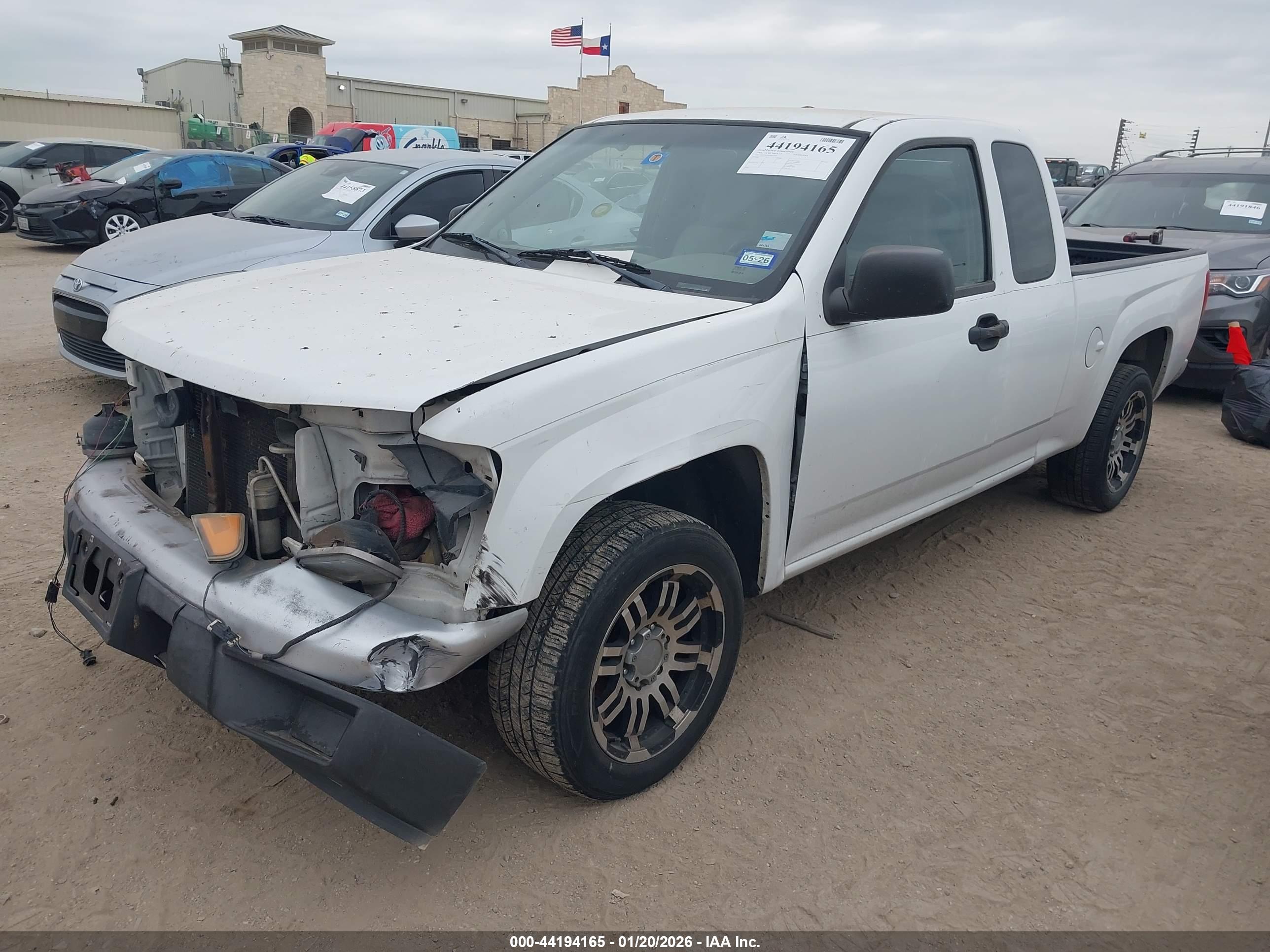 CHEVROLET COLORADO image 2