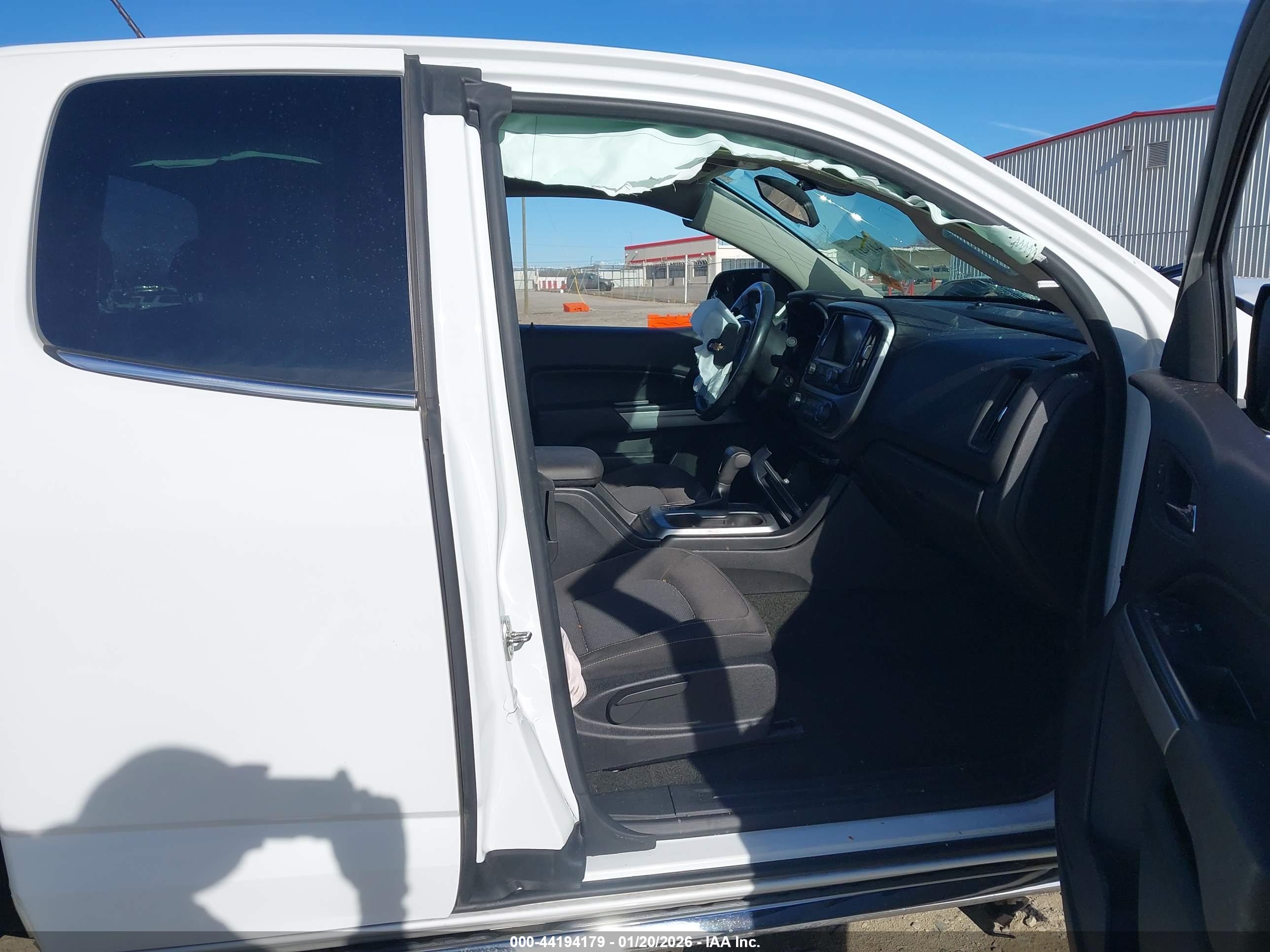 CHEVROLET COLORADO image 5