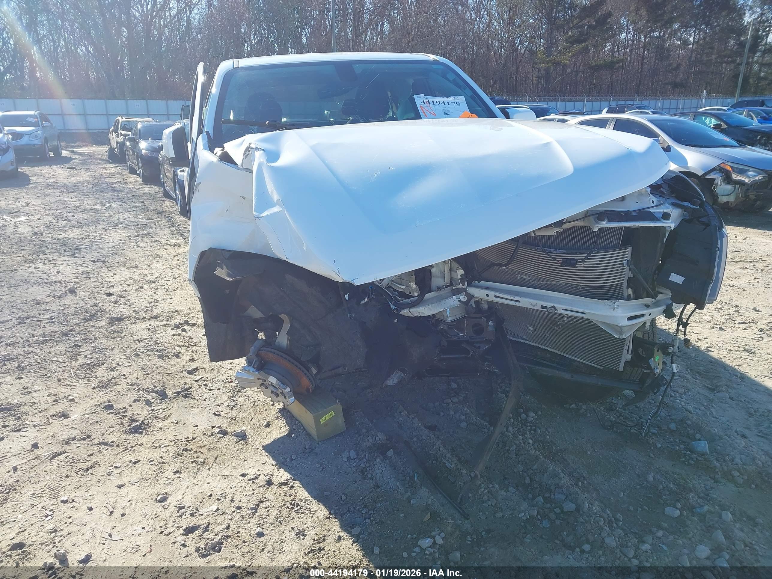 CHEVROLET COLORADO image 6